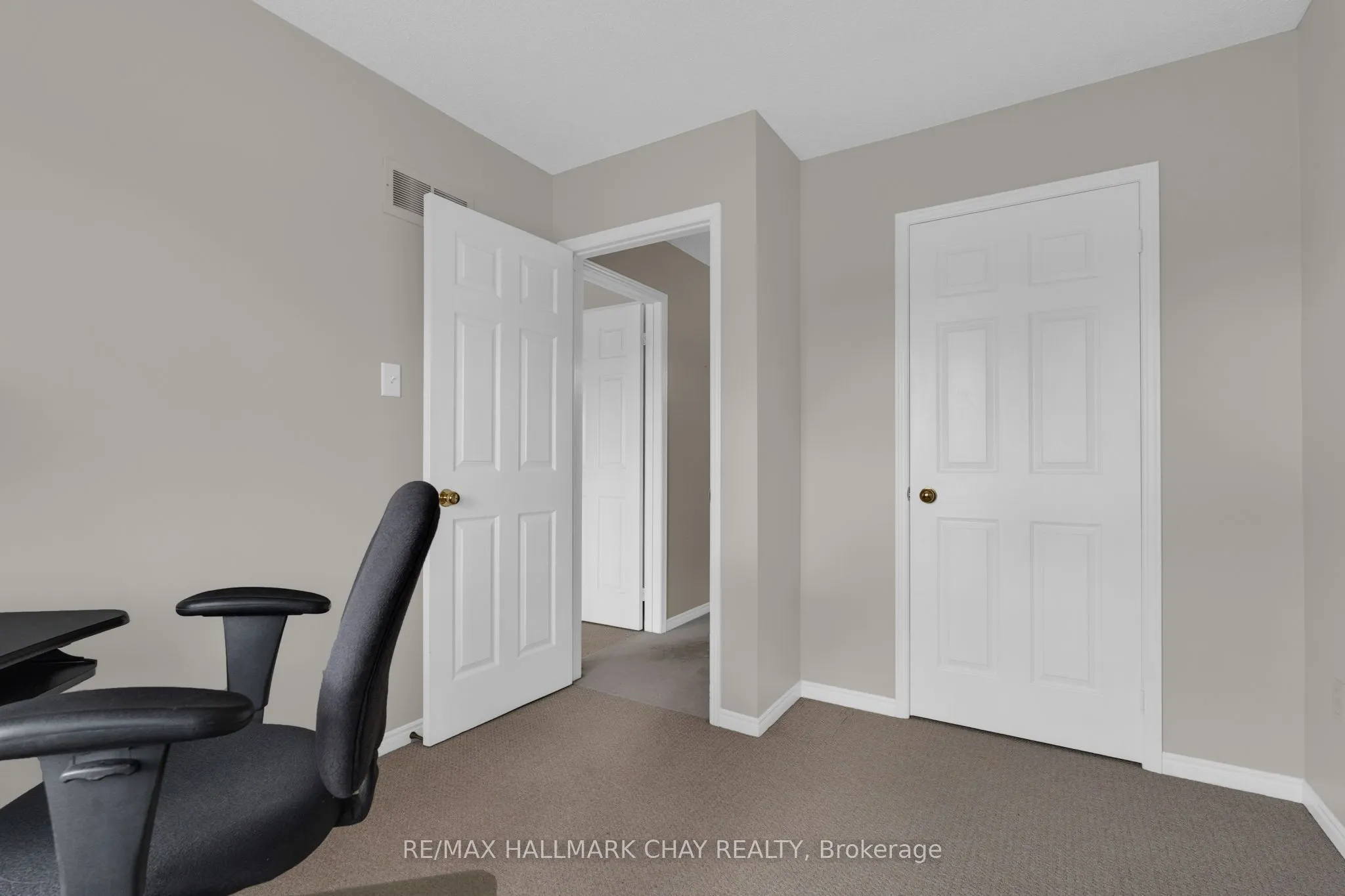 35 Grasett Crescent