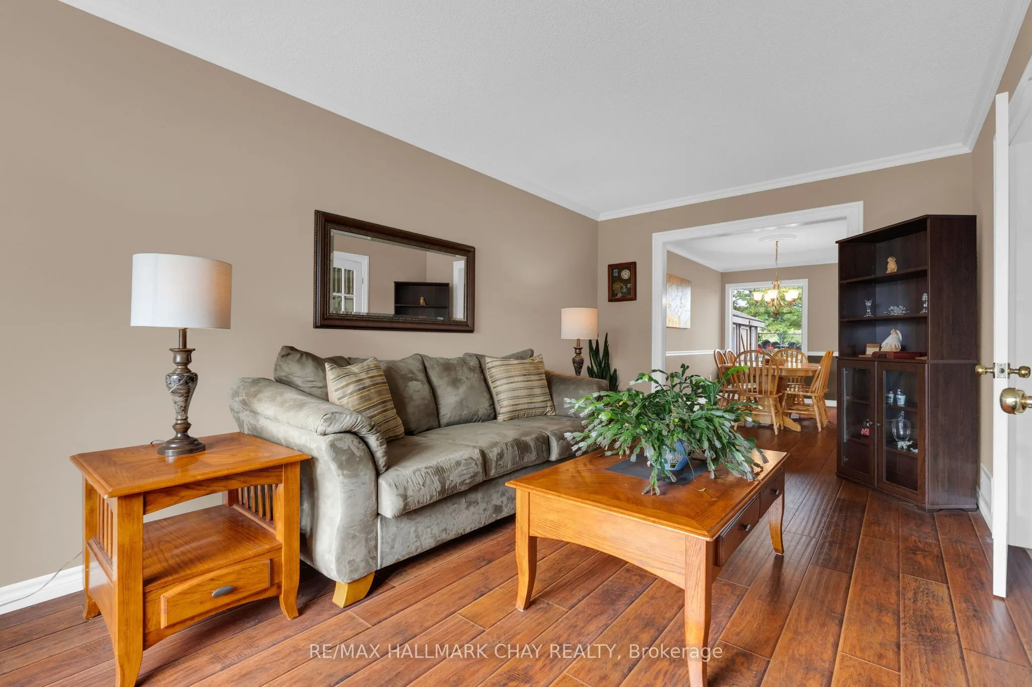 35 Grasett Crescent