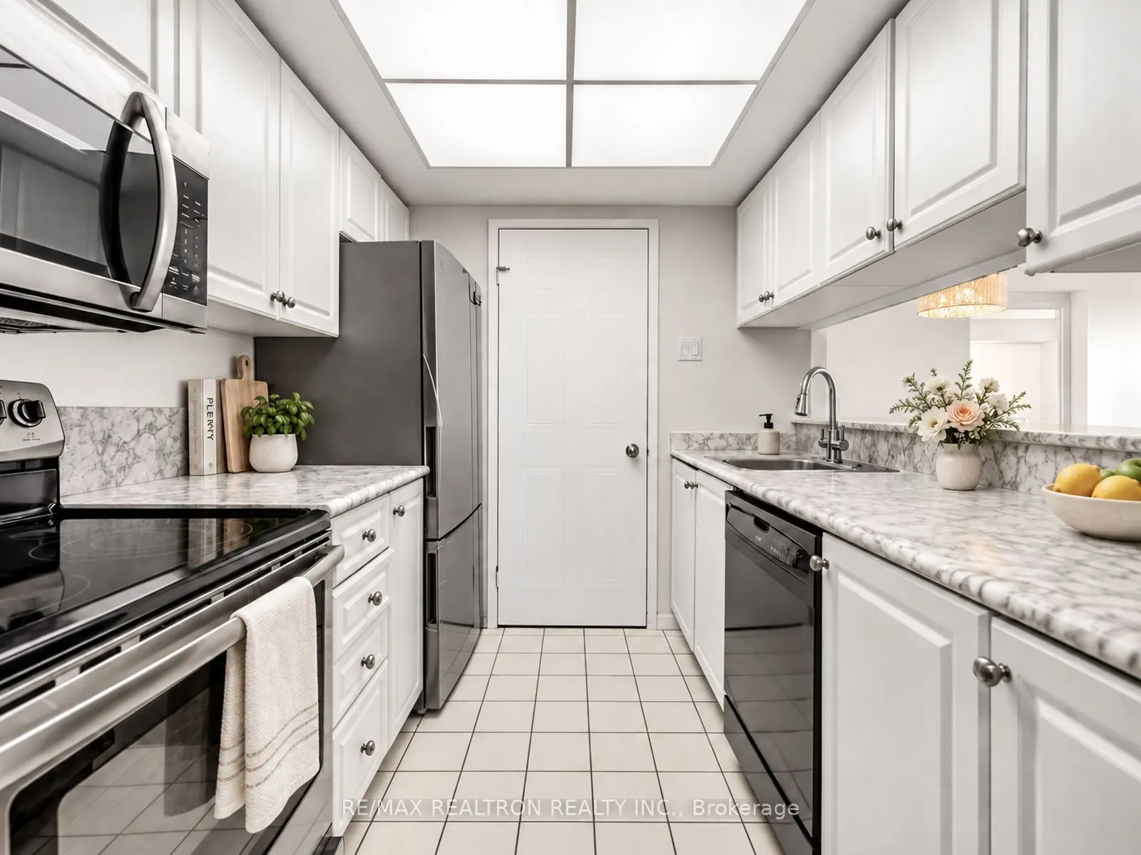 75 Ellen Street #1111