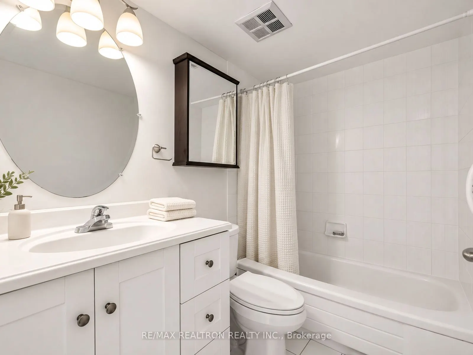 75 Ellen Street #1111
