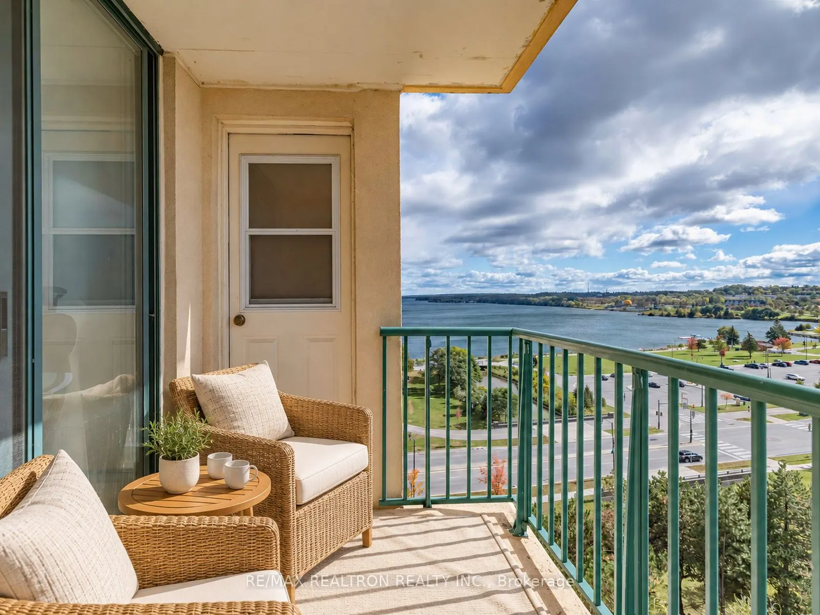 75 Ellen Street #1111