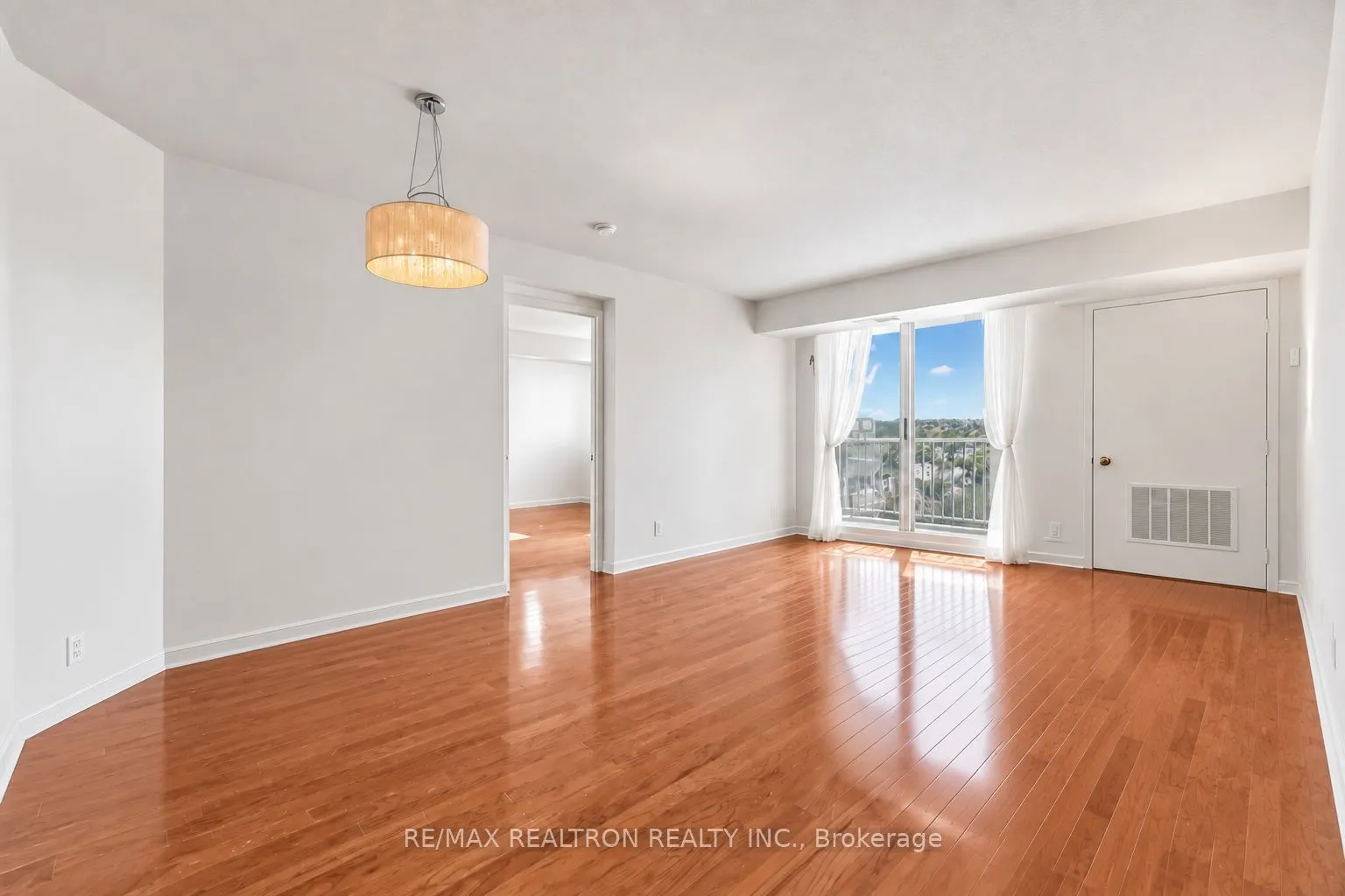 75 Ellen Street #1111