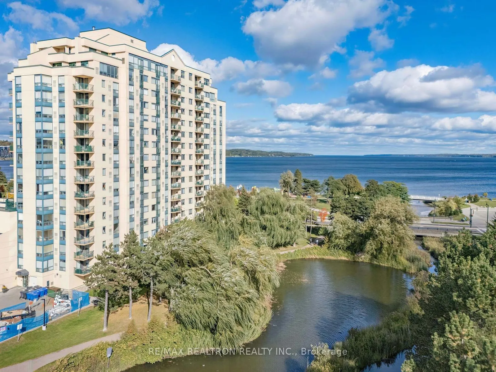 75 Ellen Street #1111
