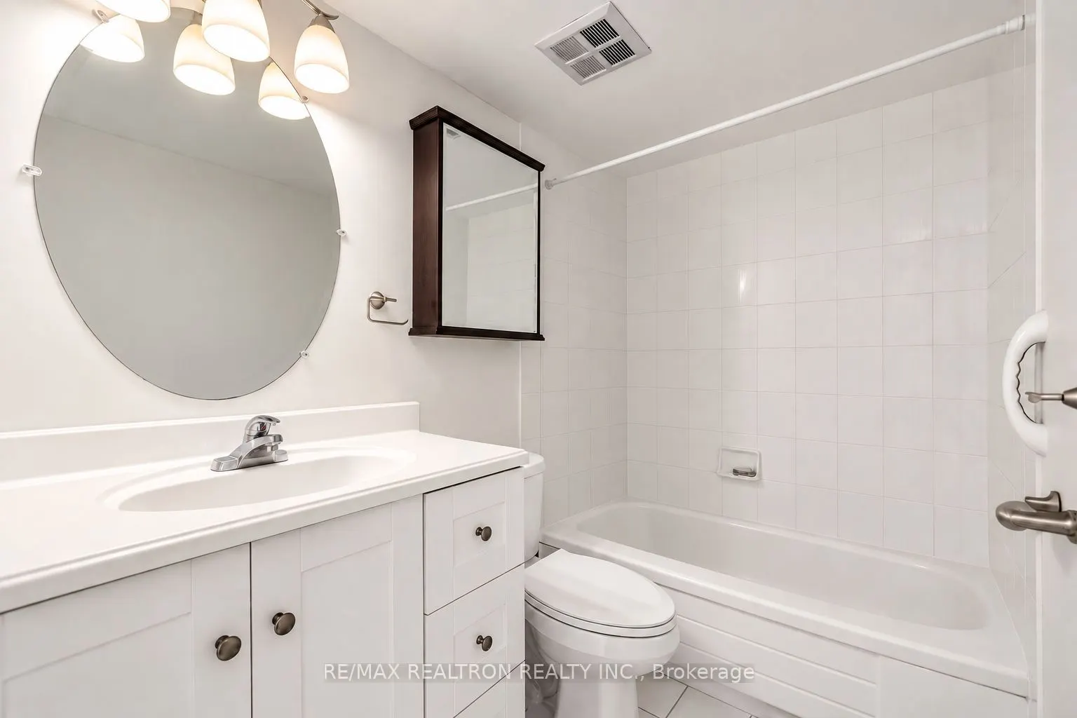 75 Ellen Street #1111