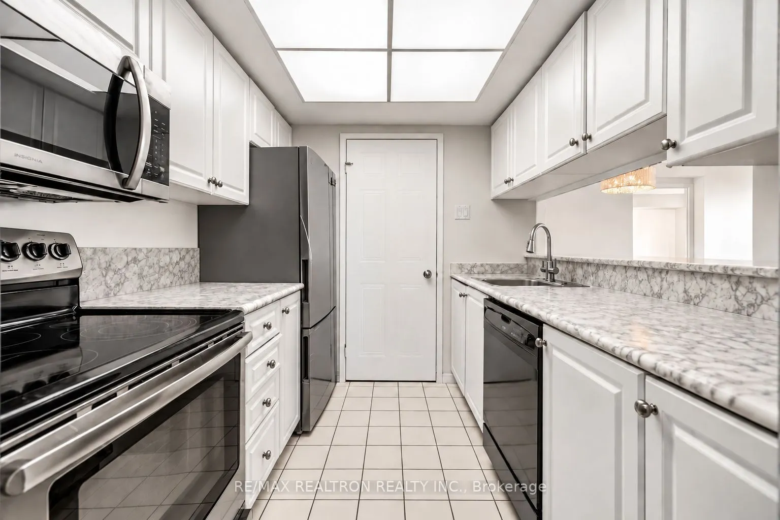 75 Ellen Street #1111