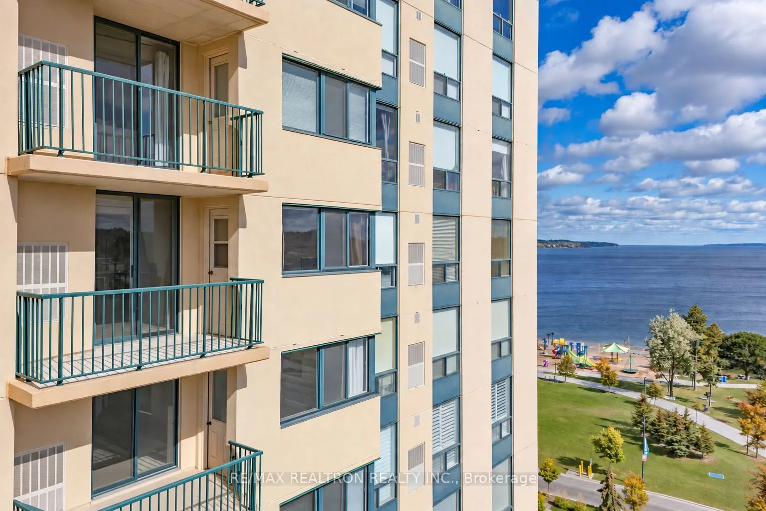 75 Ellen Street #1111
