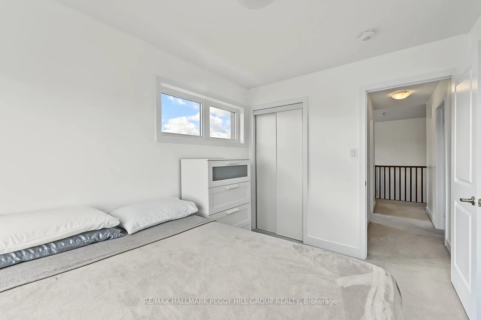 11 Turnberry Lane