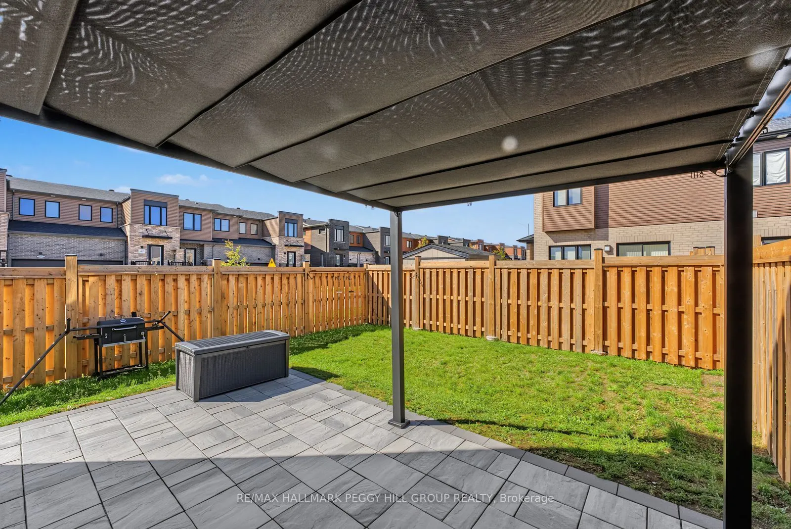 11 Turnberry Lane