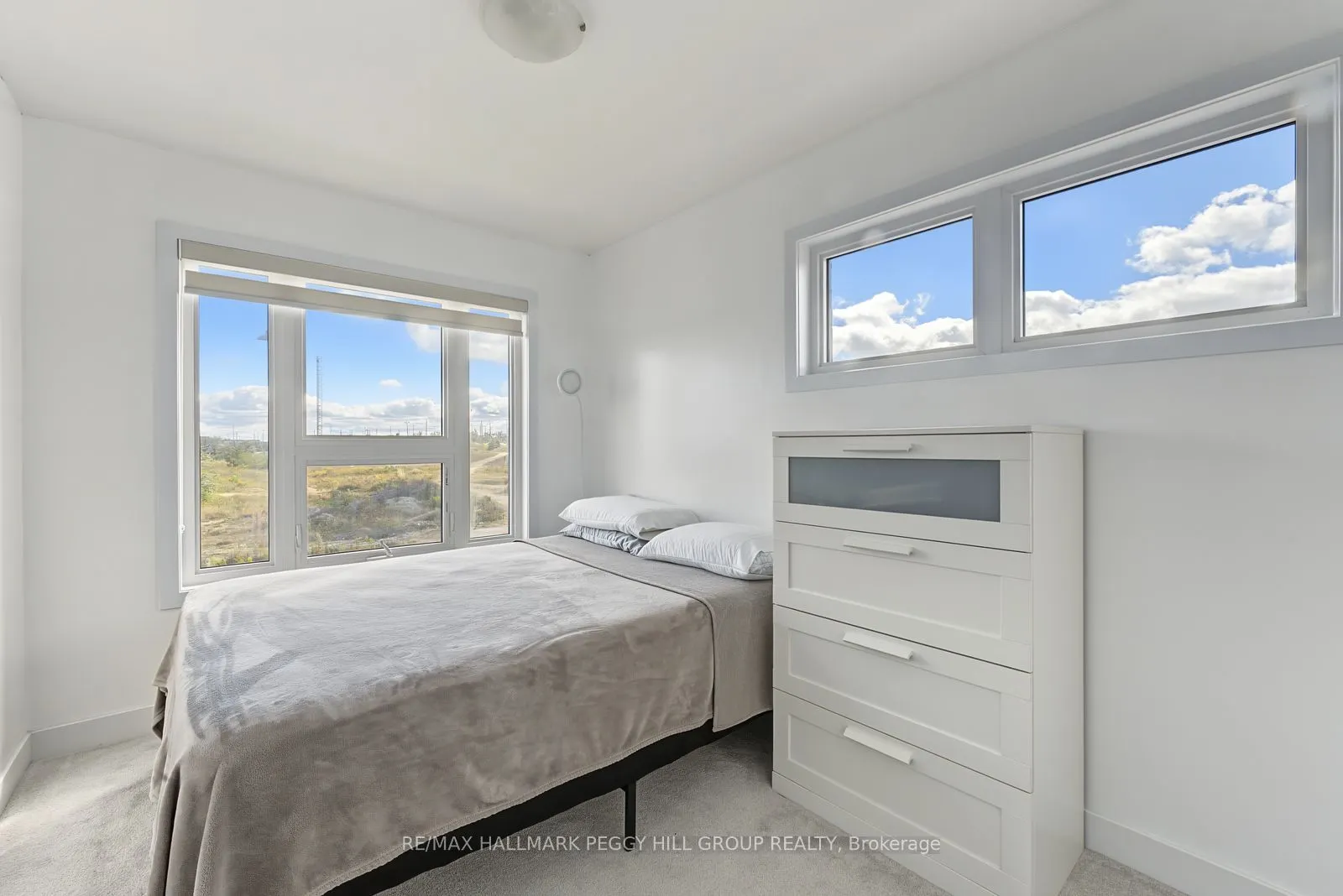 11 Turnberry Lane