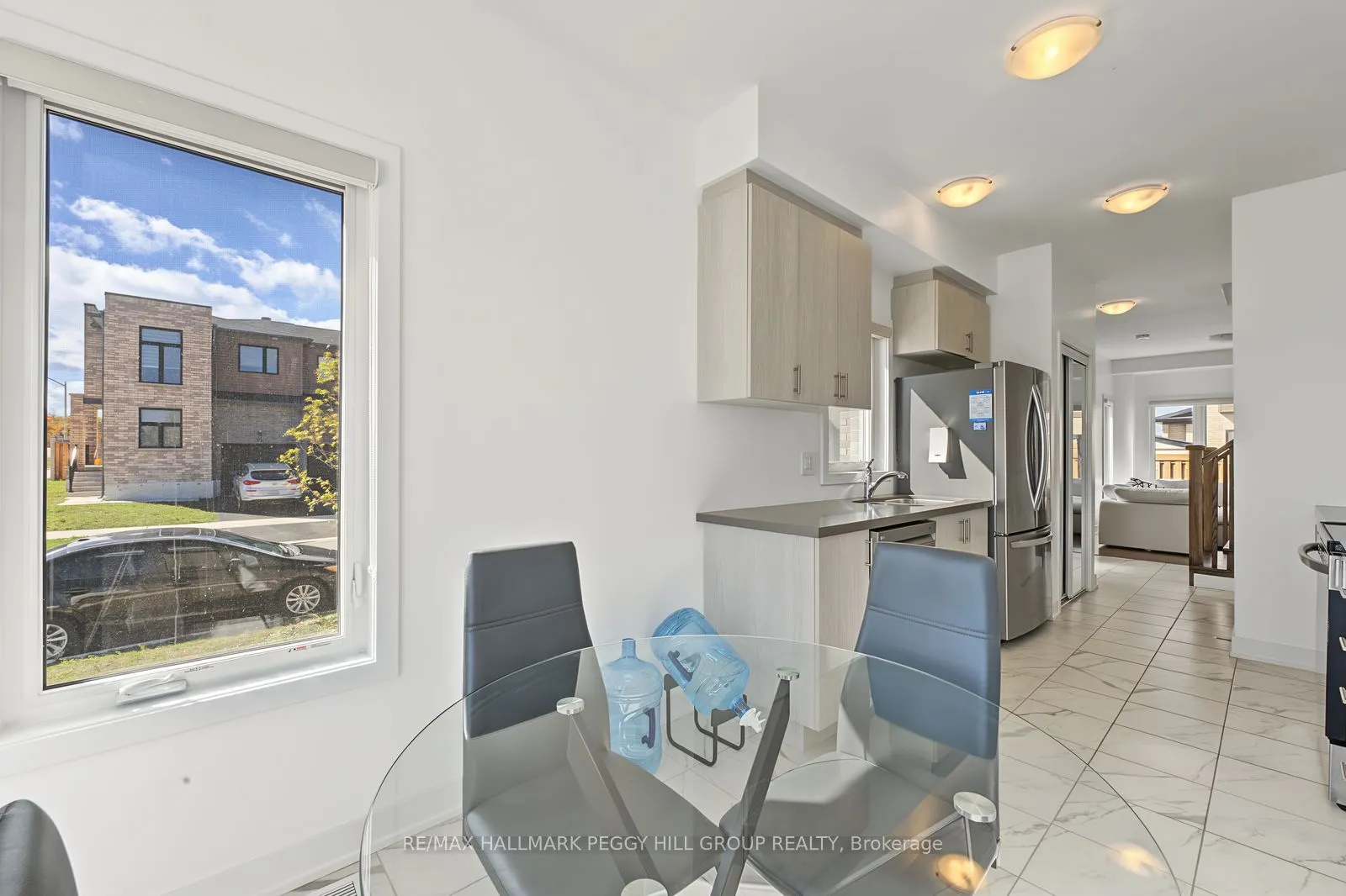 11 Turnberry Lane