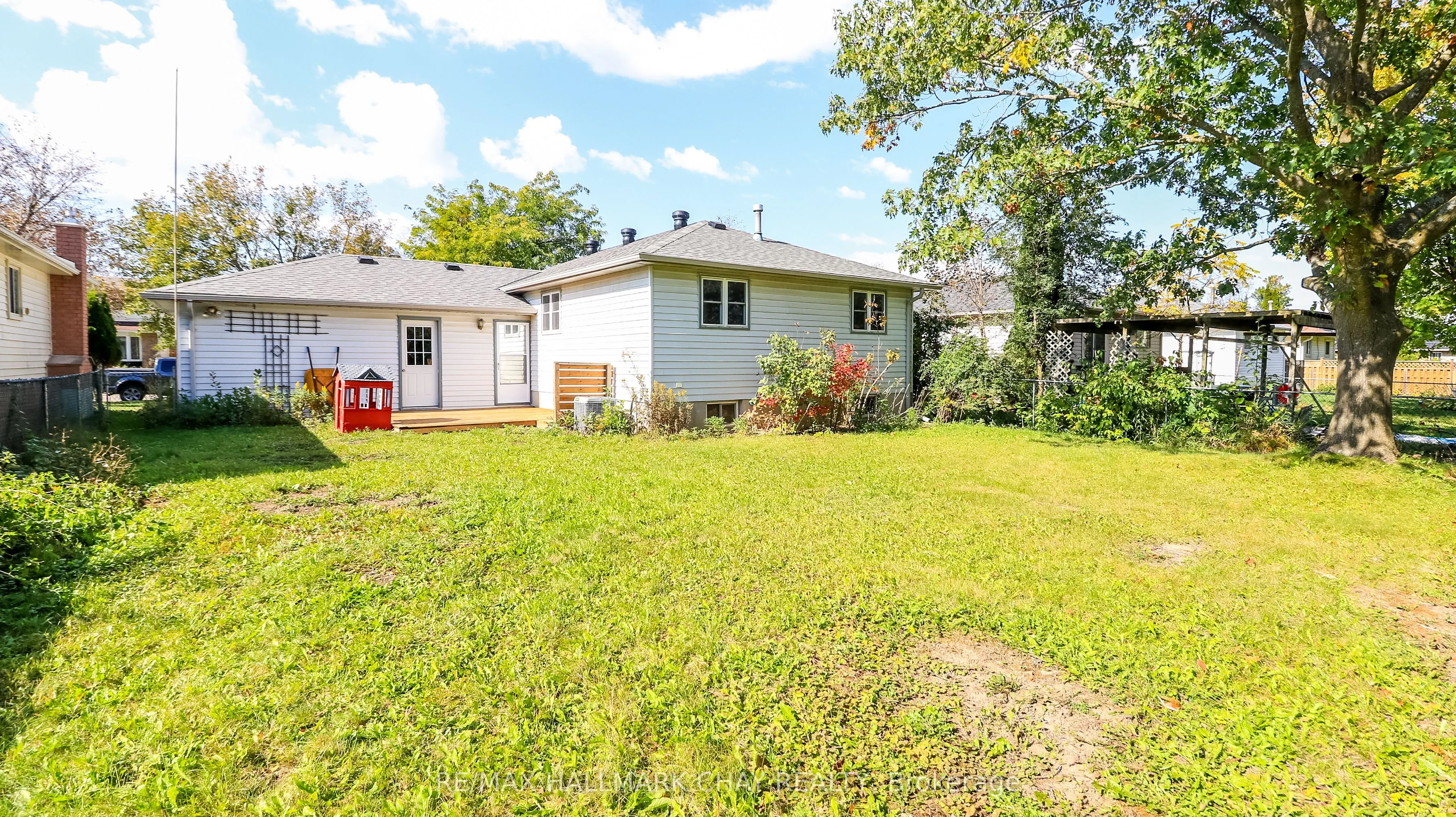 9 Bronte Crescent