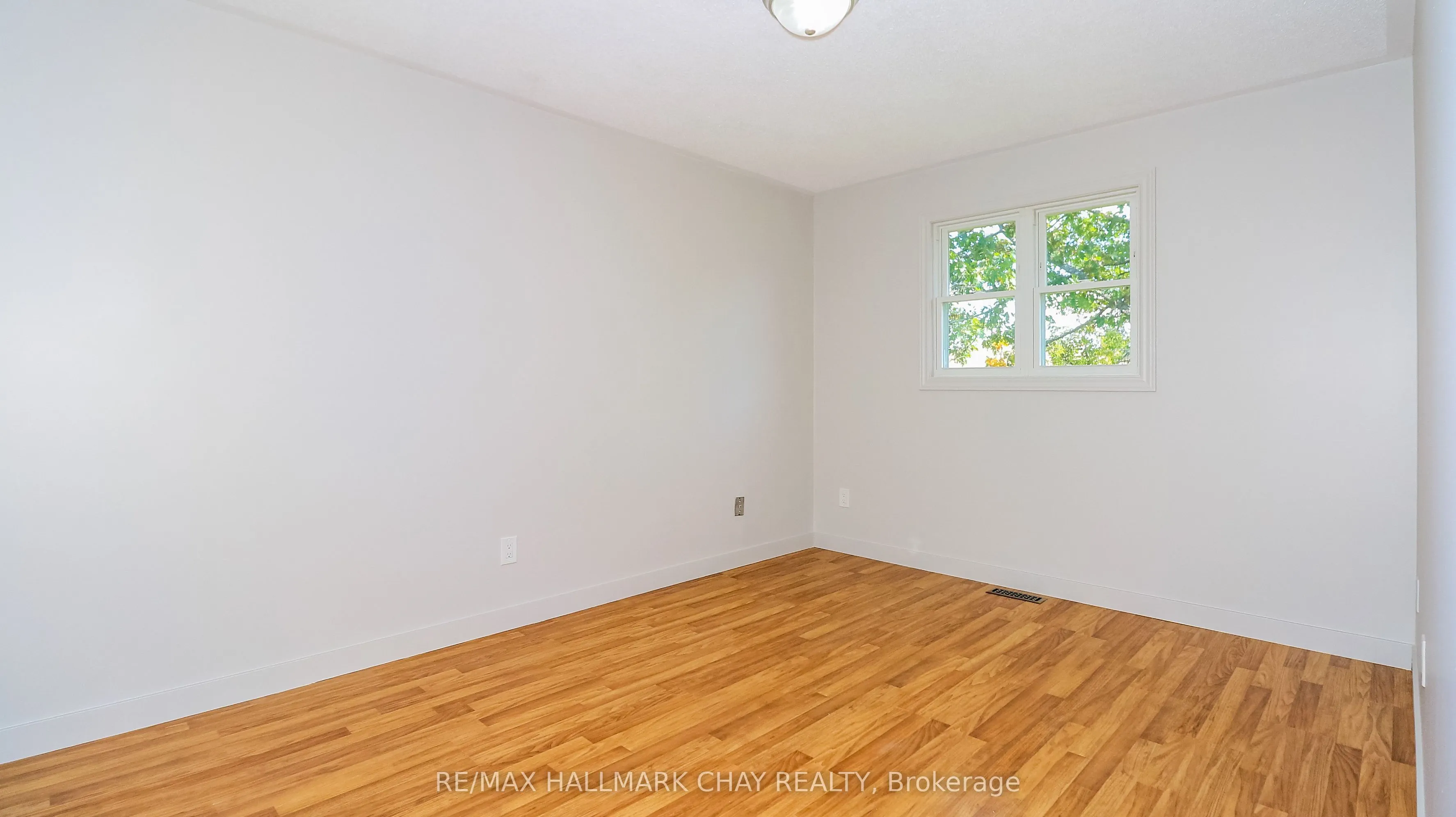9 Bronte Crescent