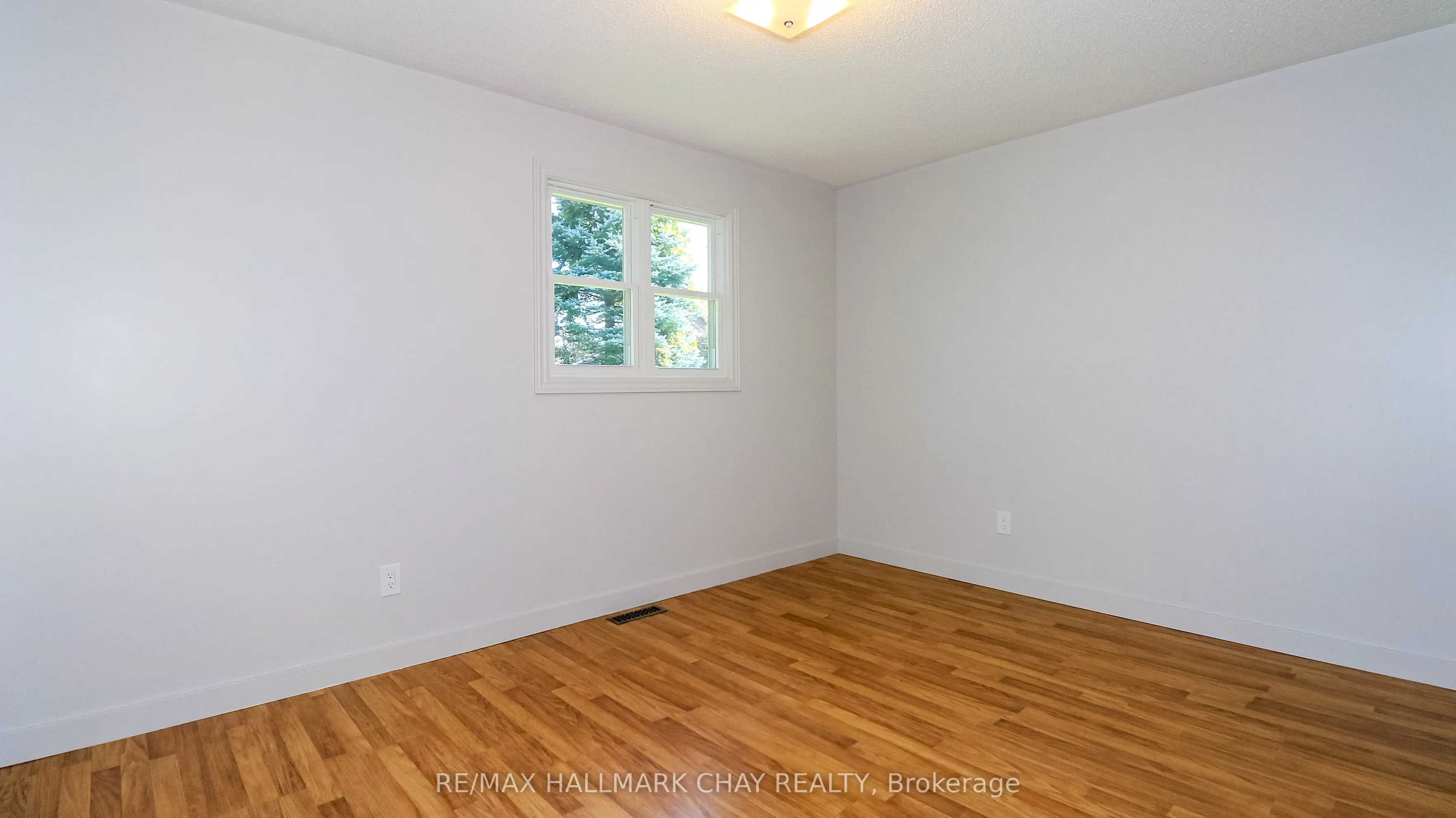 9 Bronte Crescent