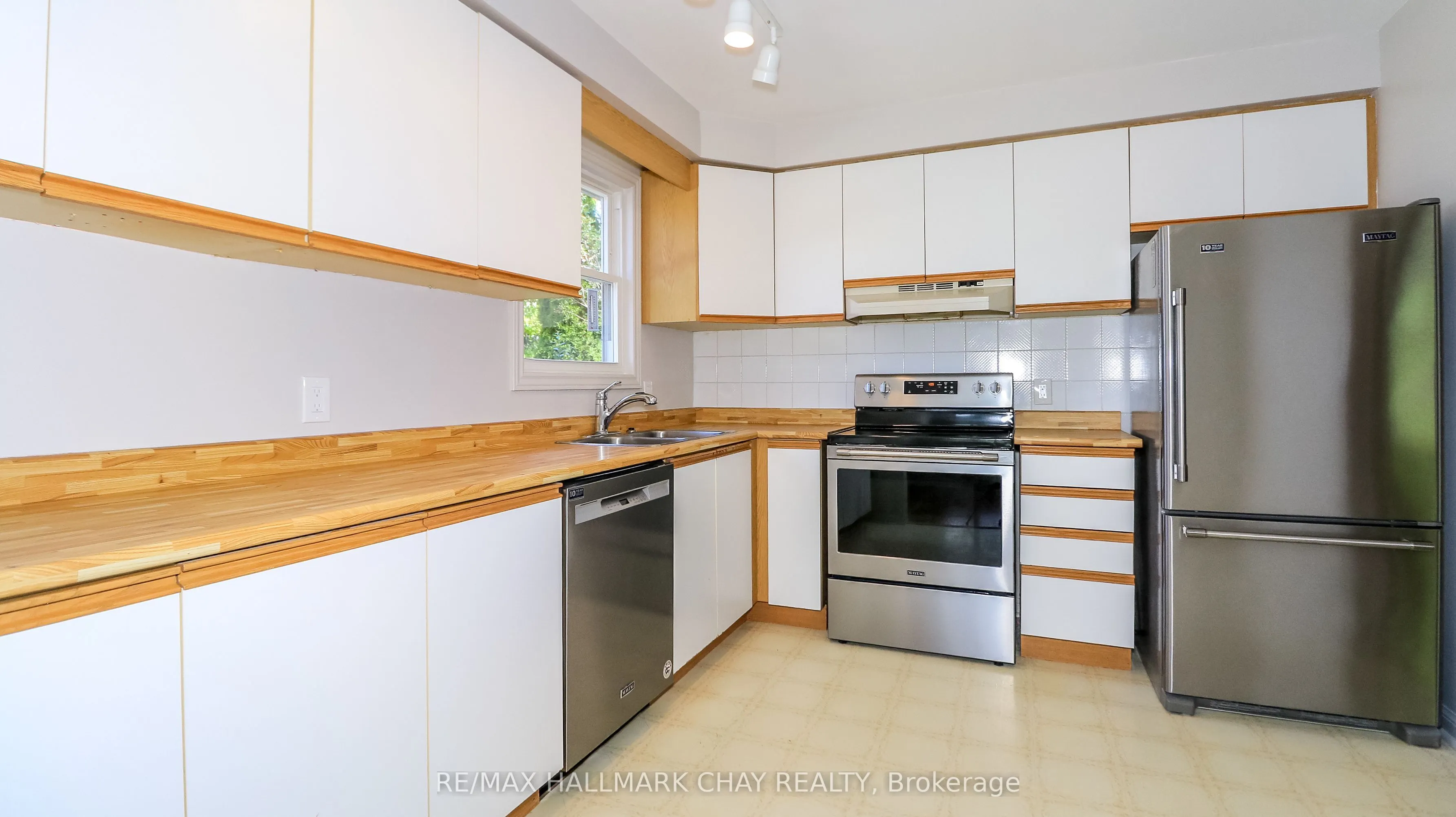 9 Bronte Crescent