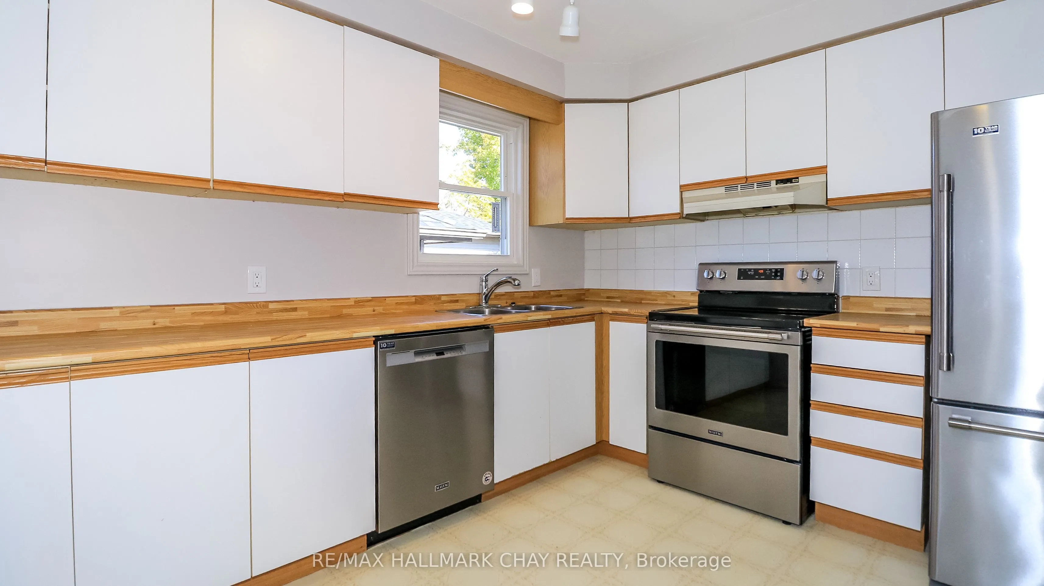 9 Bronte Crescent