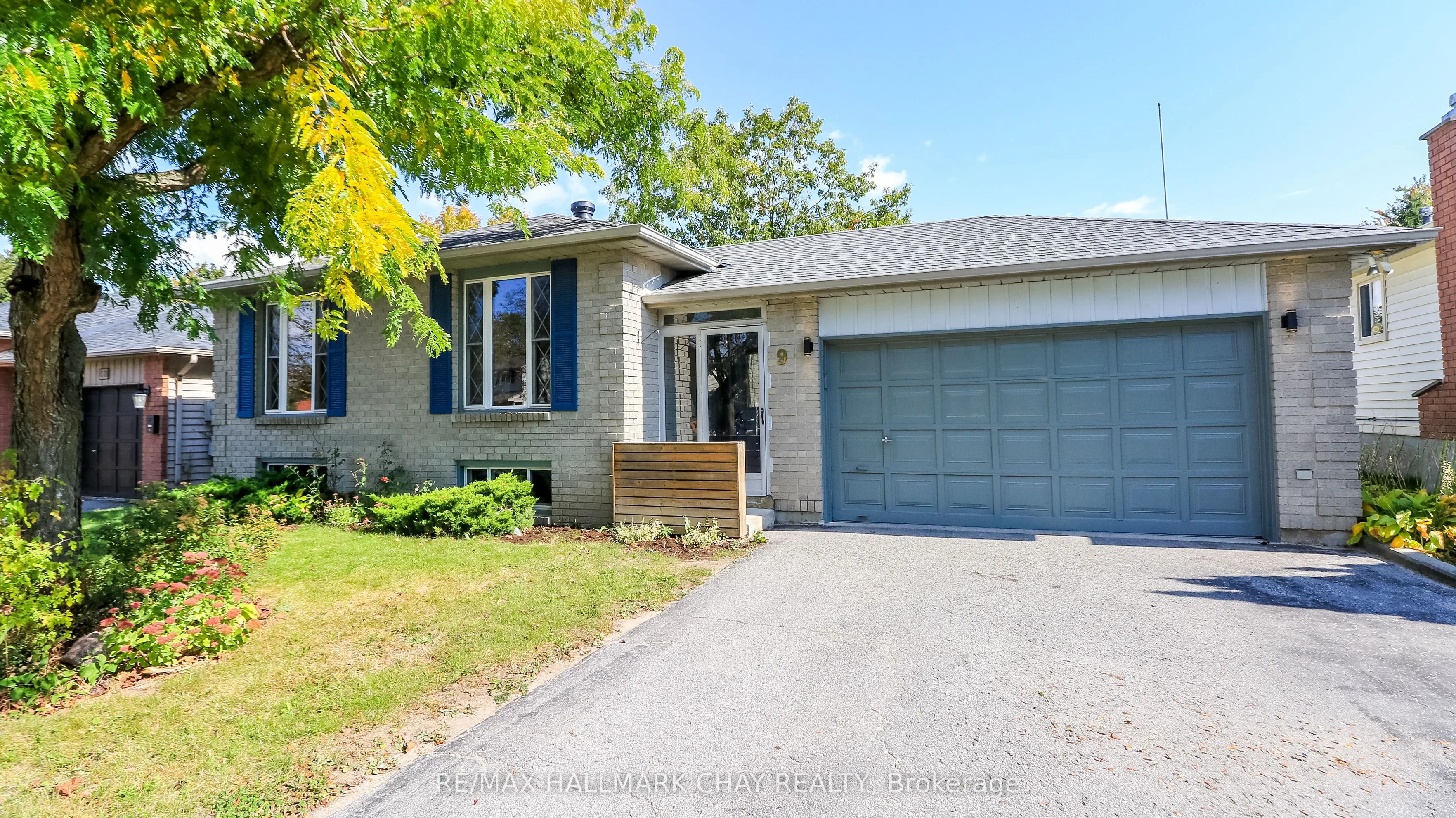 9 Bronte Crescent