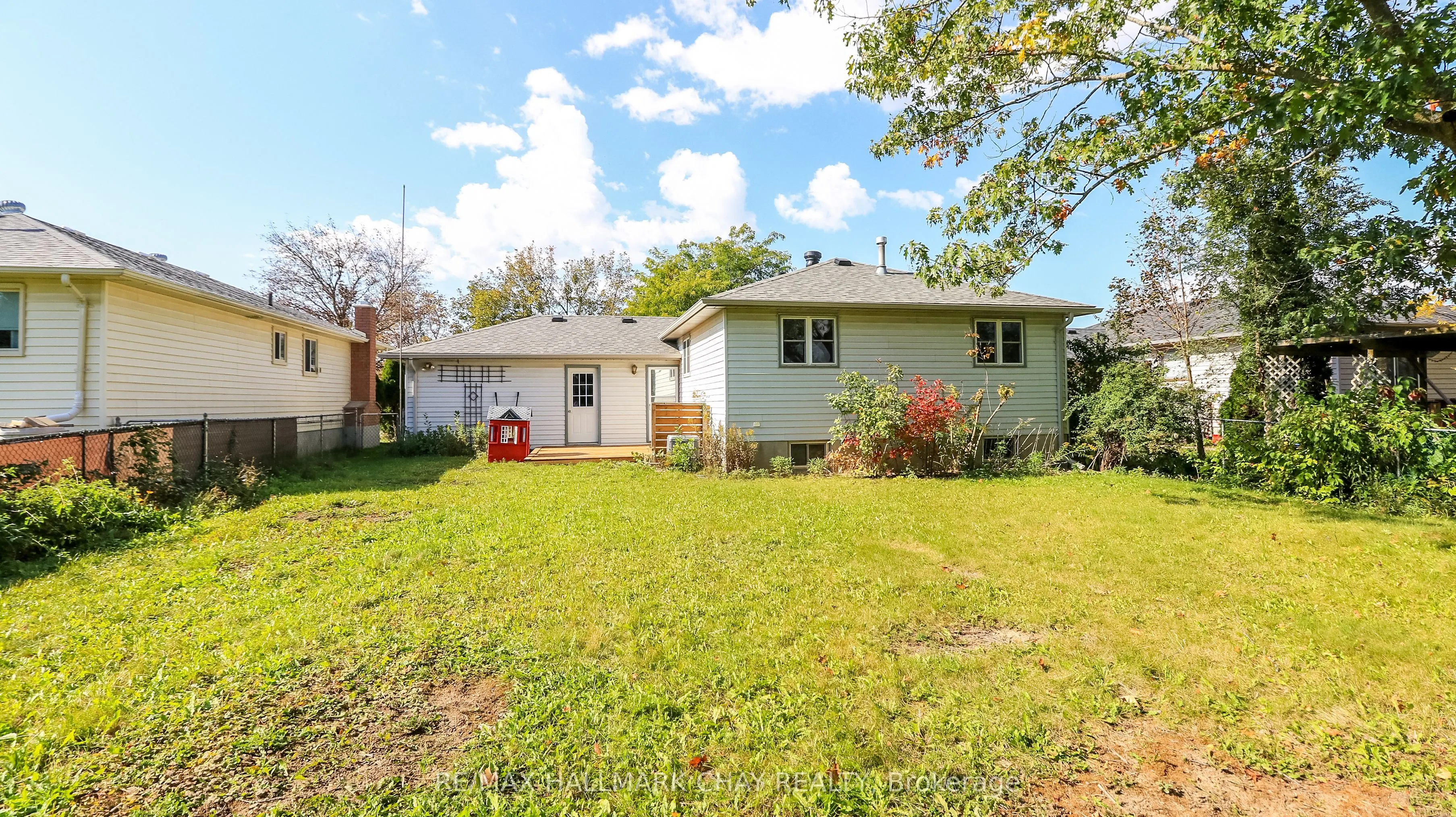 9 Bronte Crescent