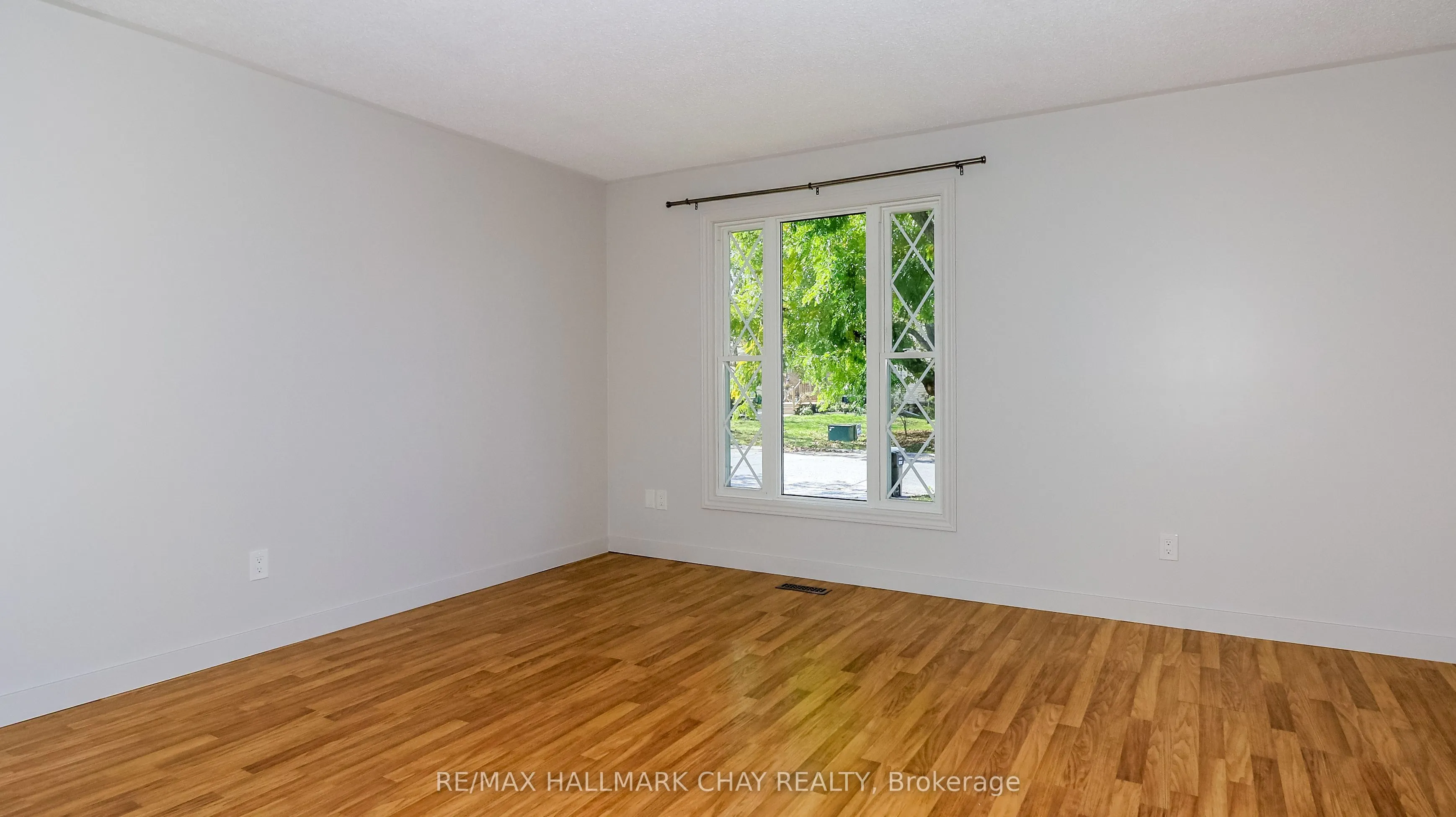 9 Bronte Crescent