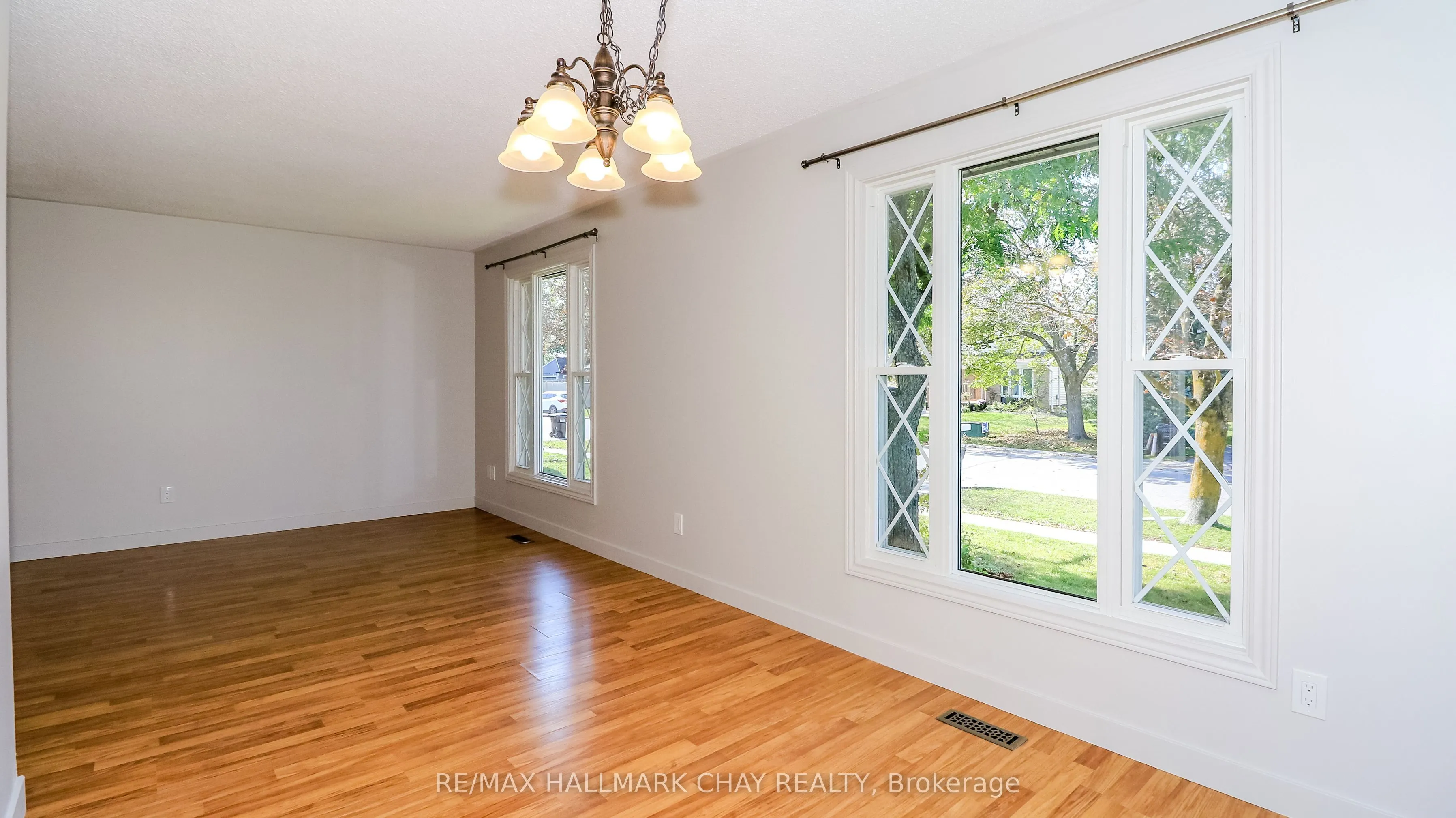 9 Bronte Crescent