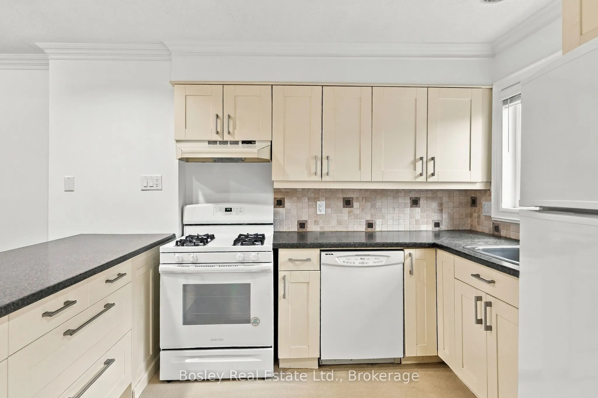 552 Oxbow Crescent #32