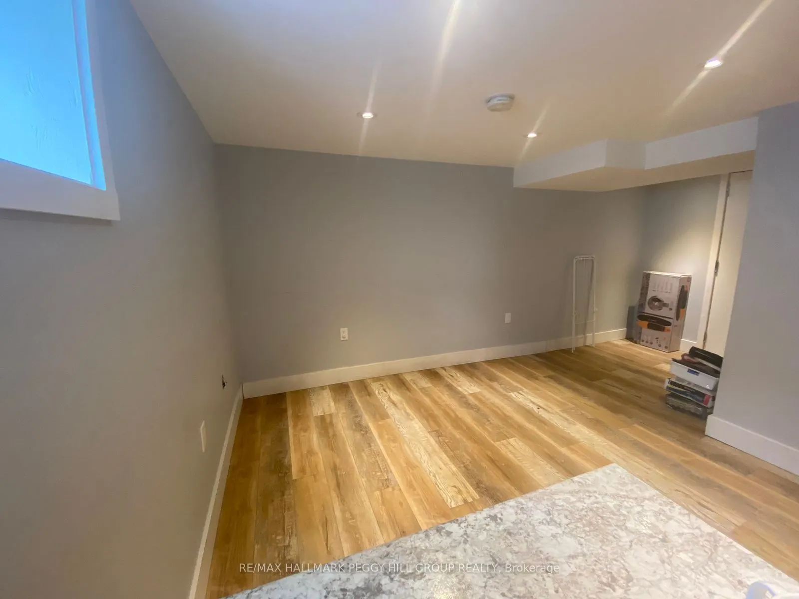 148 Penetang Street #Lower