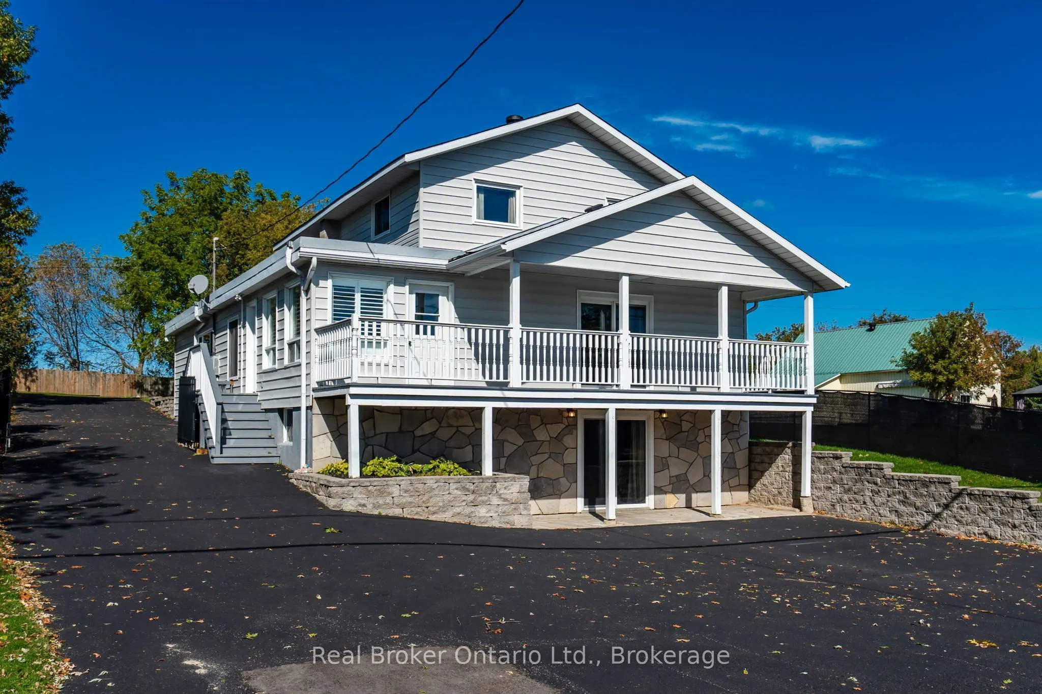 320 Lafontaine Road W