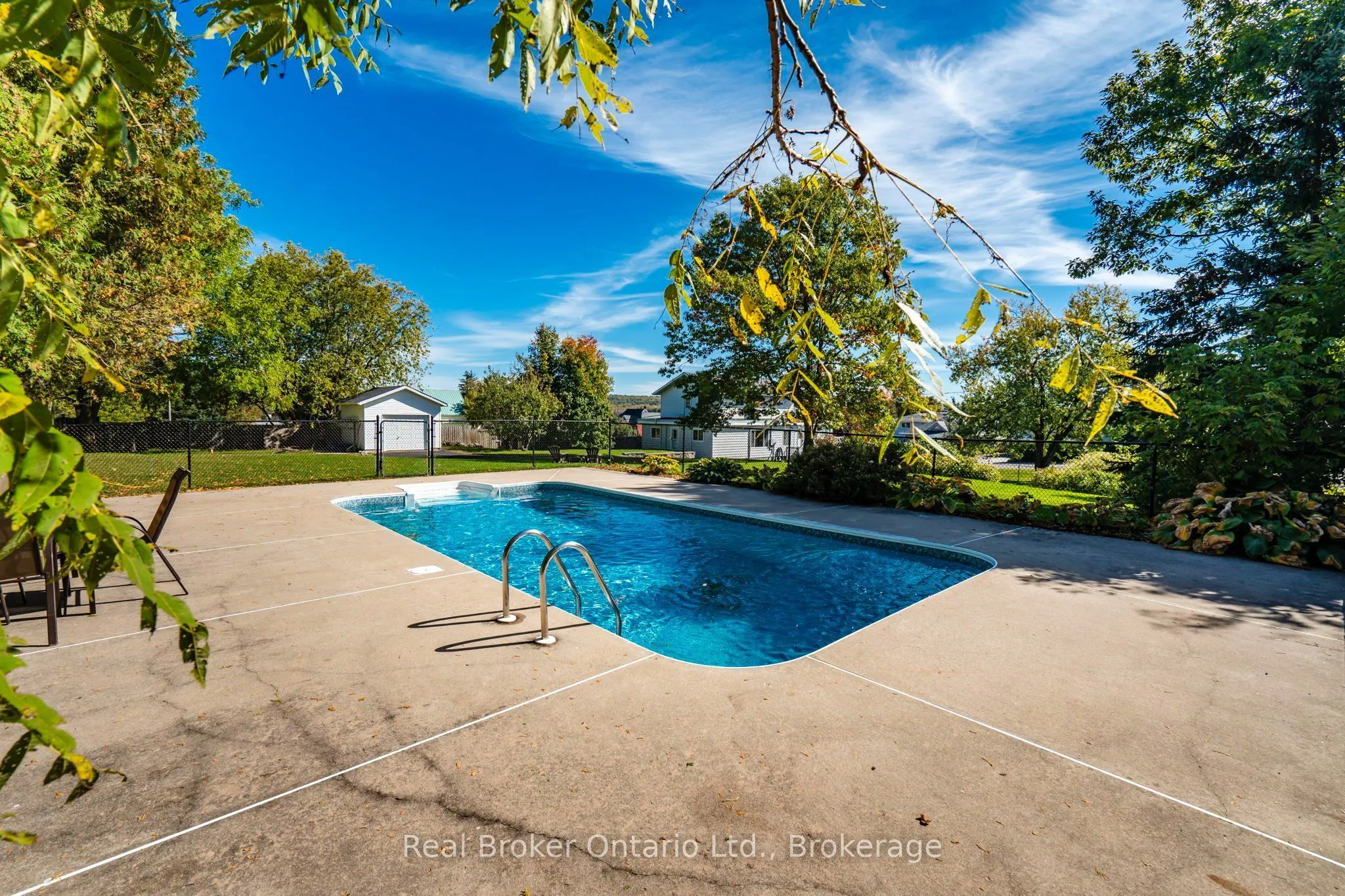 320 Lafontaine Road W