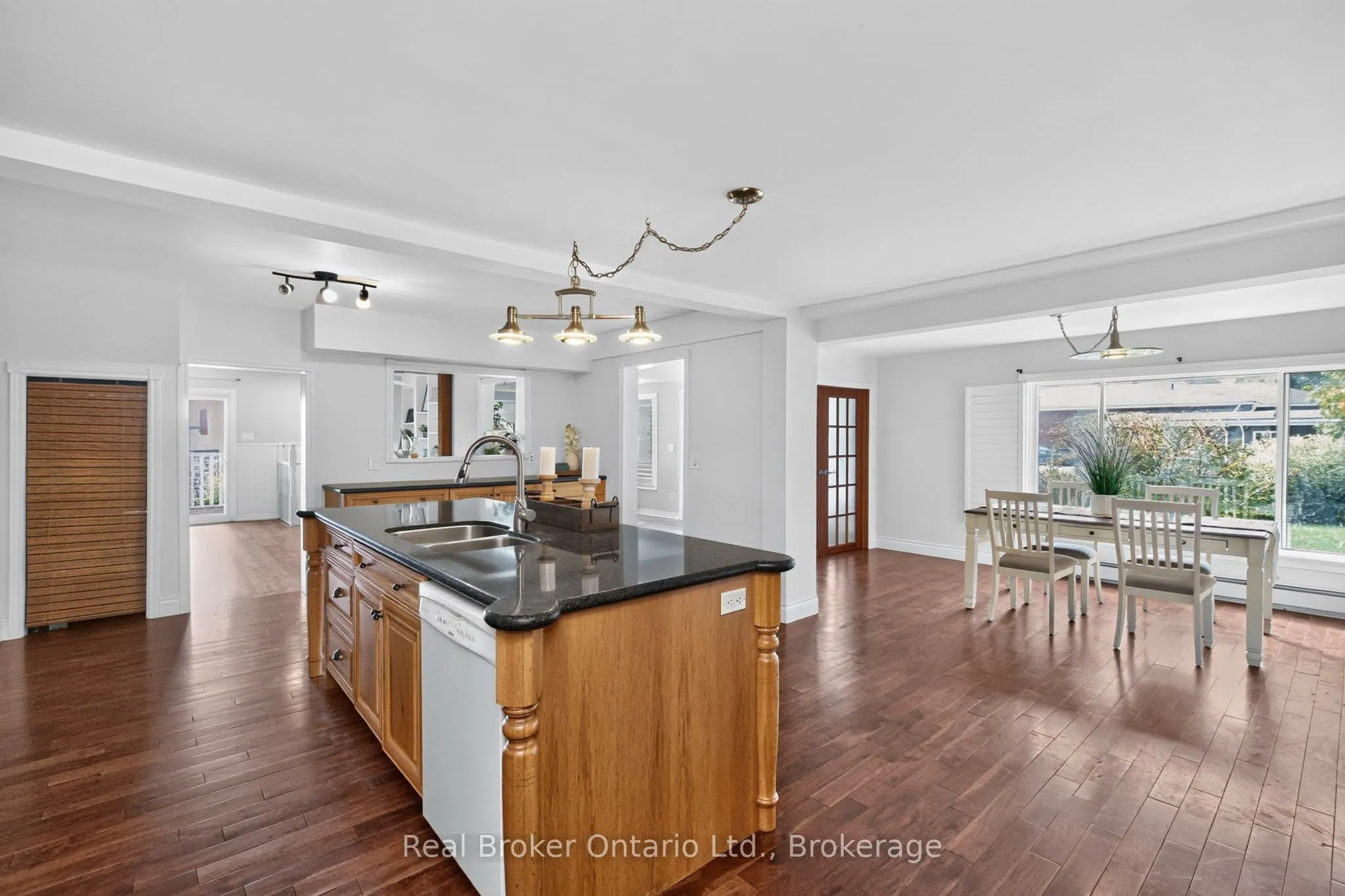 320 Lafontaine Road W
