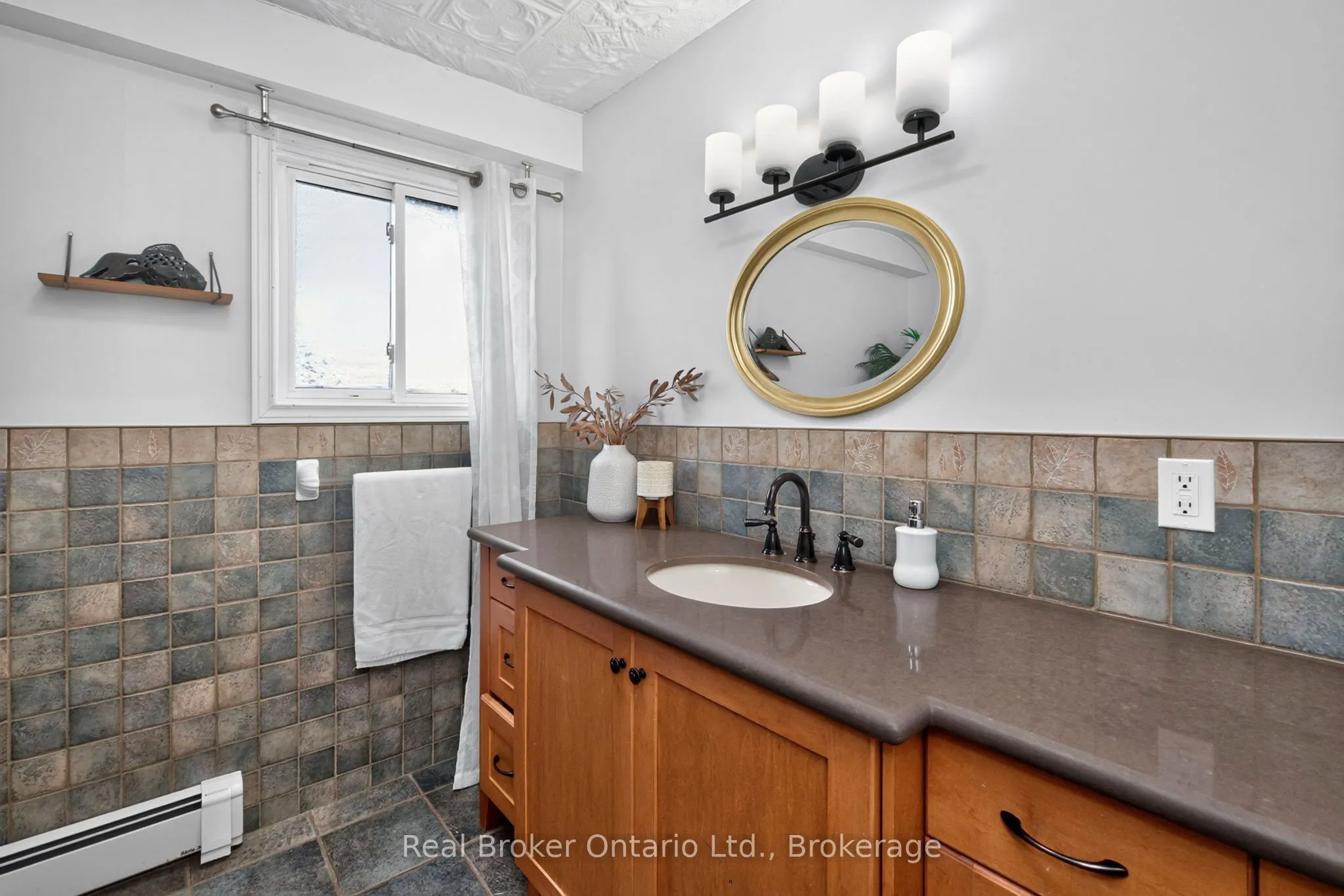 320 Lafontaine Road W
