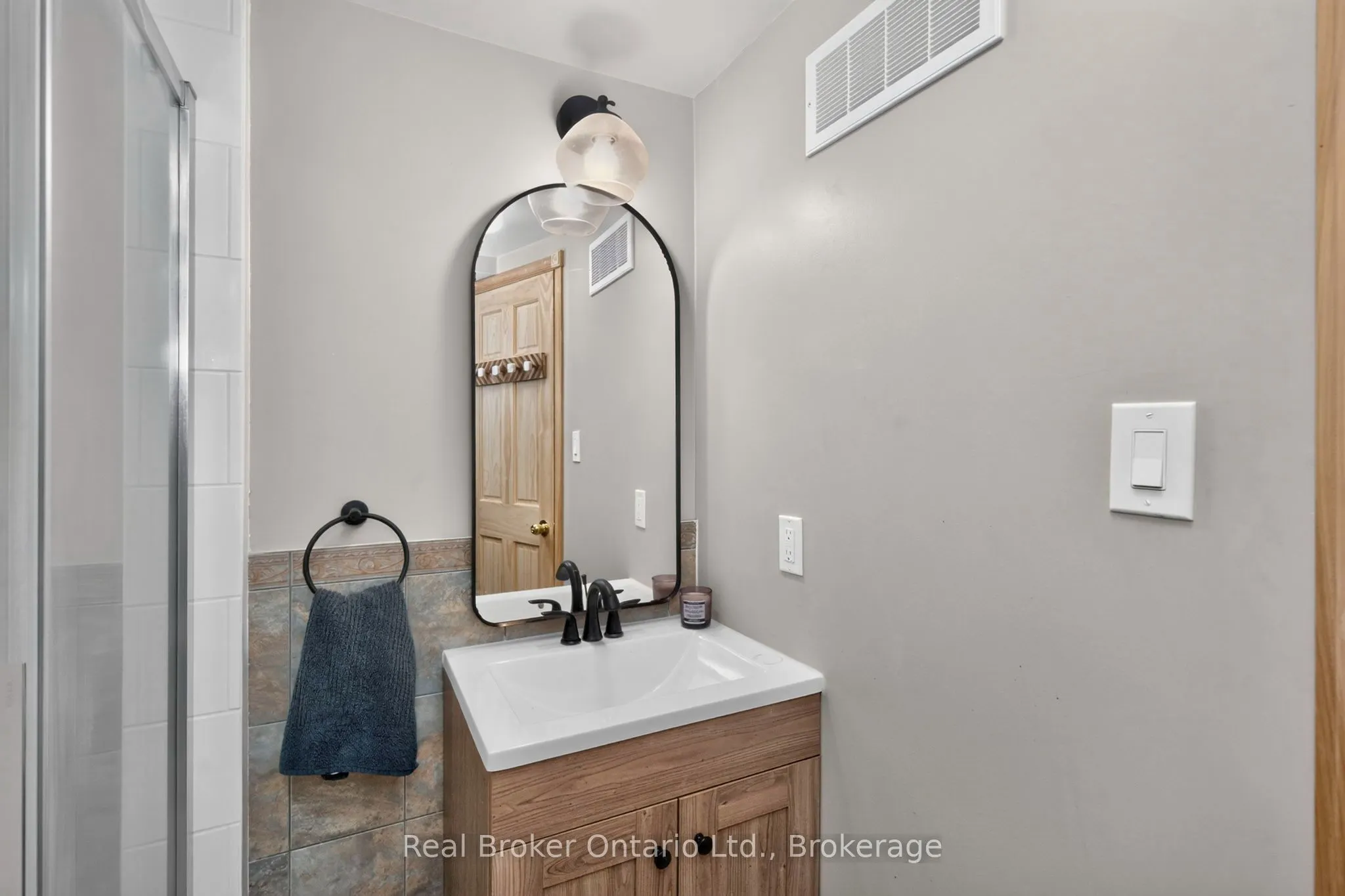 320 Lafontaine Road W