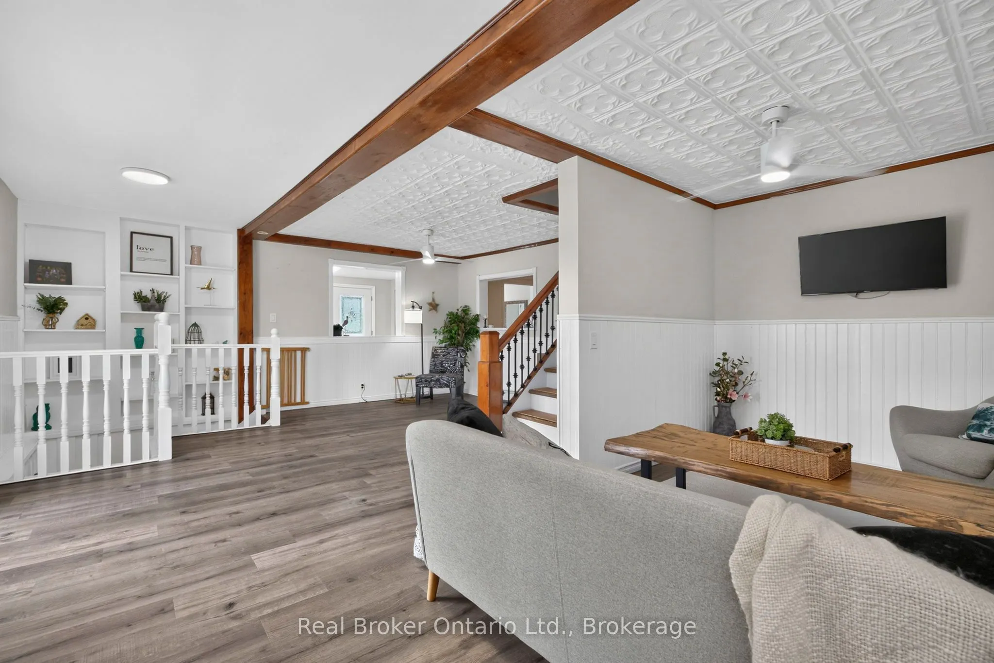 320 Lafontaine Road W