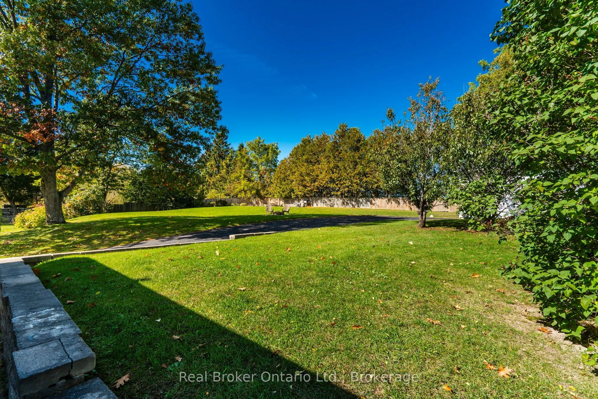 320 Lafontaine Road W