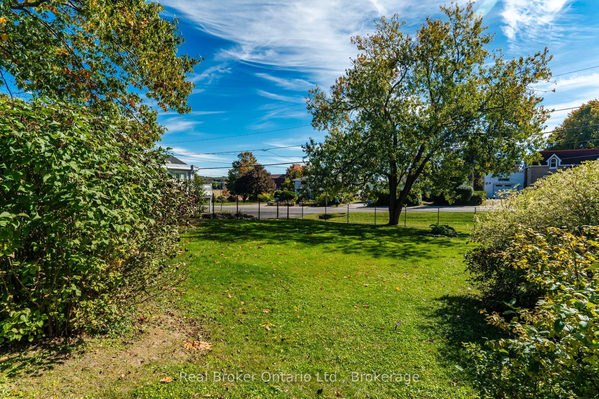 320 Lafontaine Road W