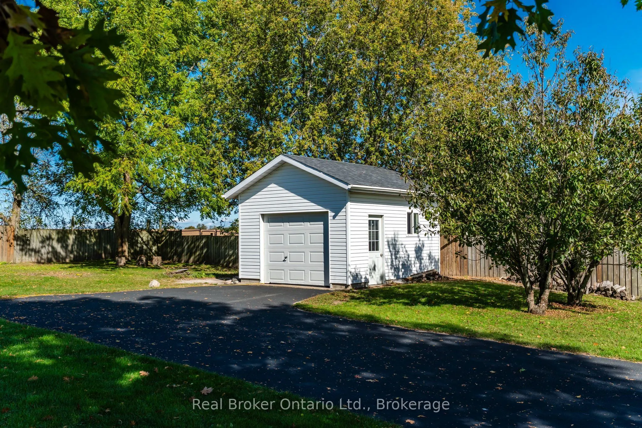 320 Lafontaine Road W