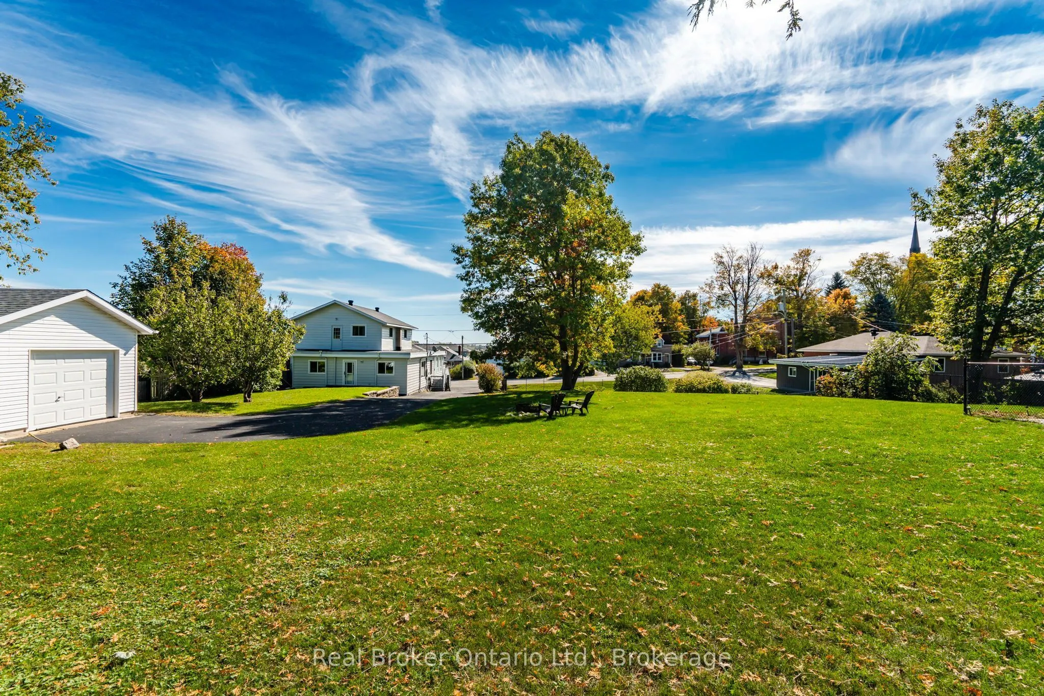 320 Lafontaine Road W