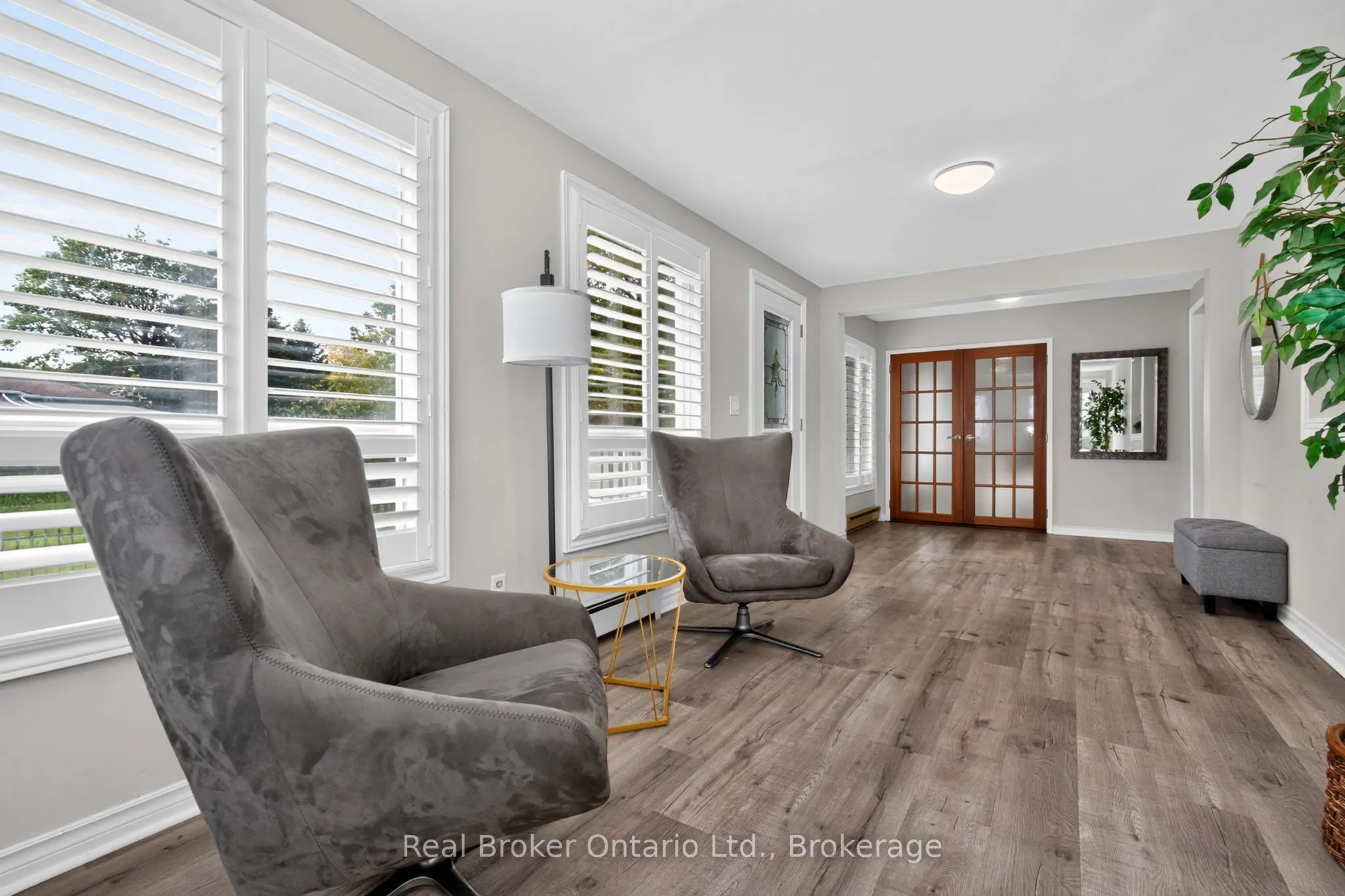 320 Lafontaine Road W