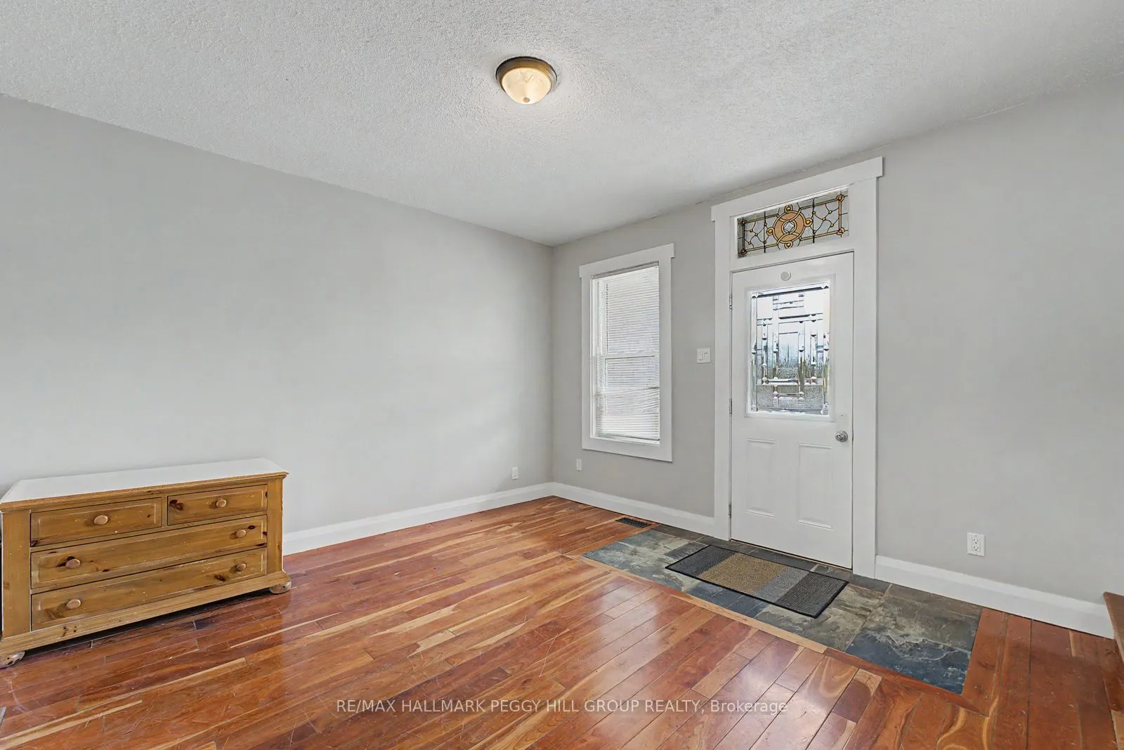 173 Dunlop Street W