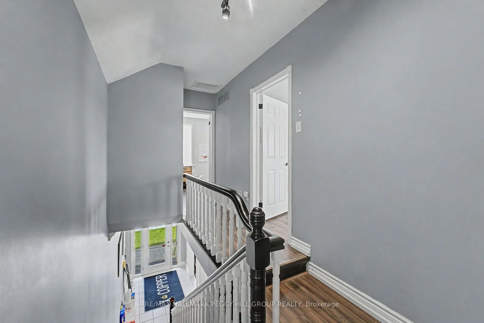 173 Dunlop Street W