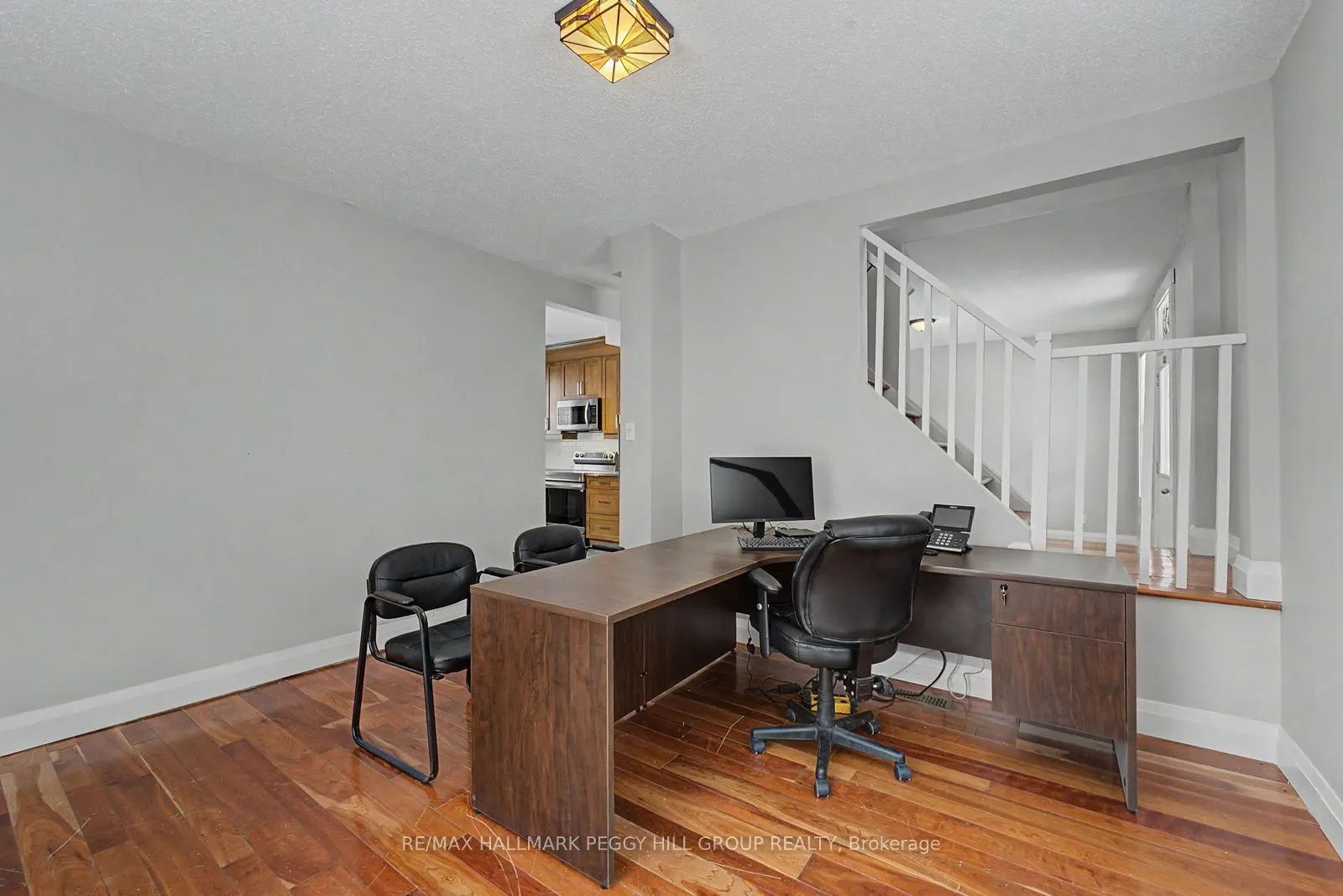 173 Dunlop Street W