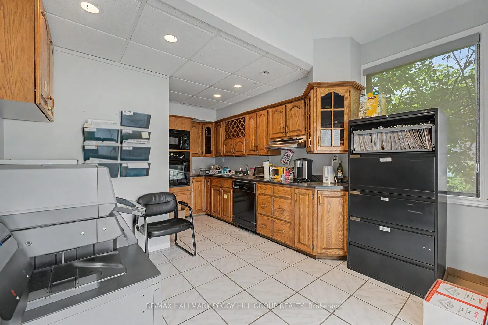 173 Dunlop Street W