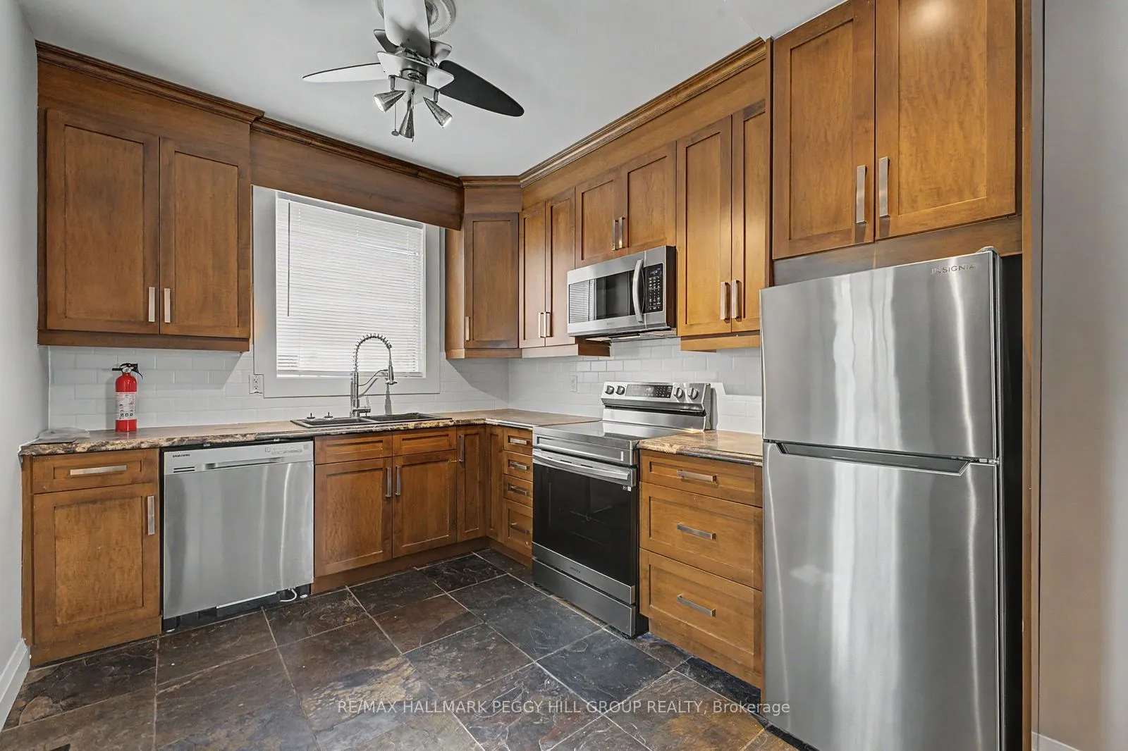 173 Dunlop Street W