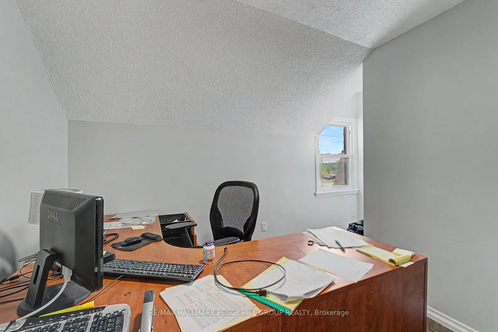 173 Dunlop Street W