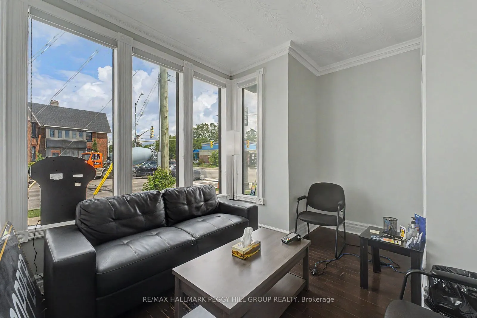 173 Dunlop Street W