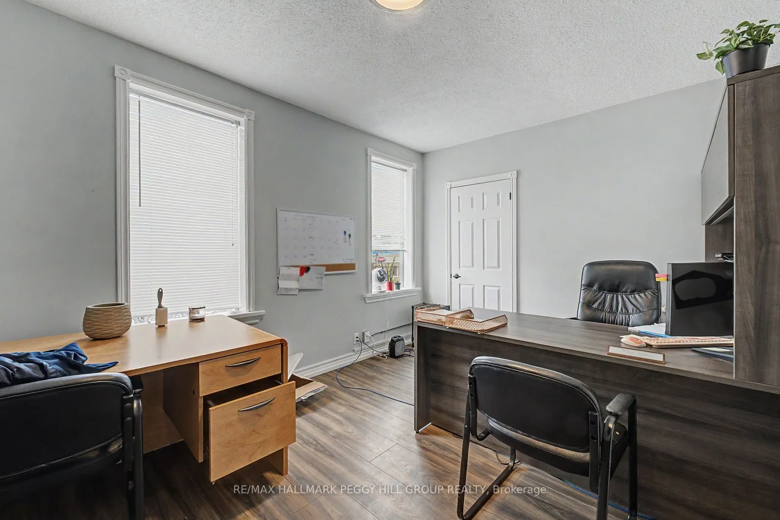173 Dunlop Street W