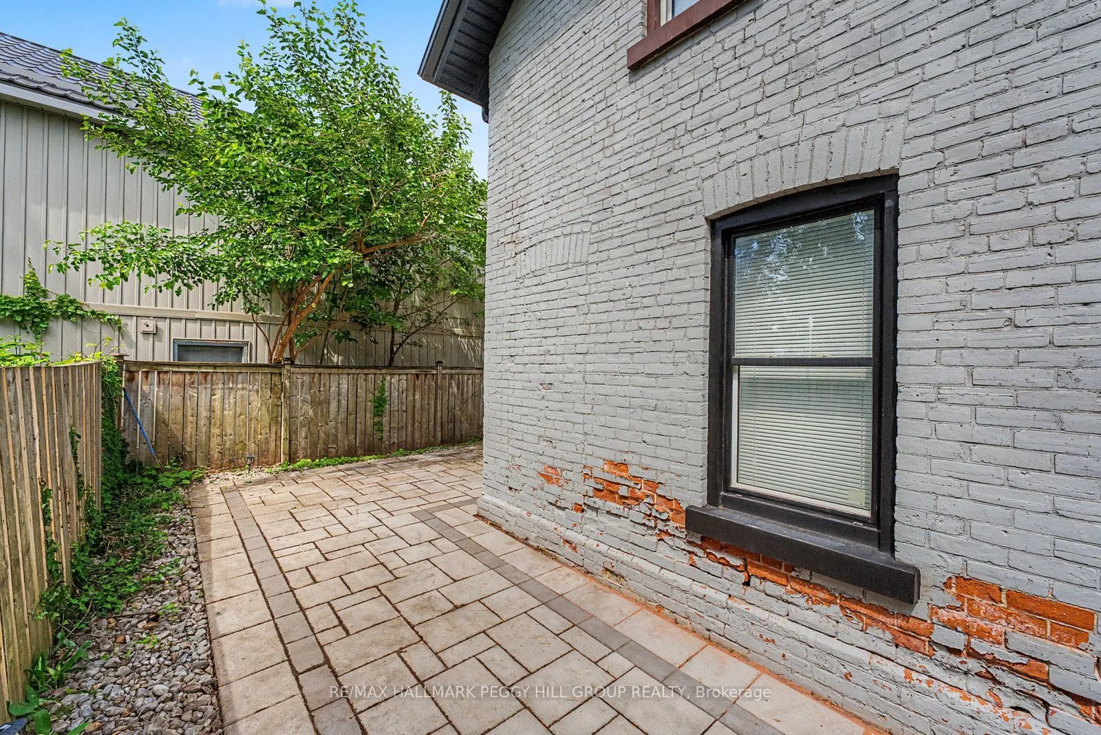 173 Dunlop Street W