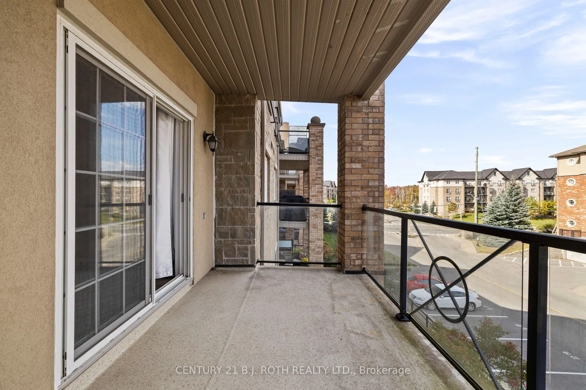 41 Ferndale Drive S #303