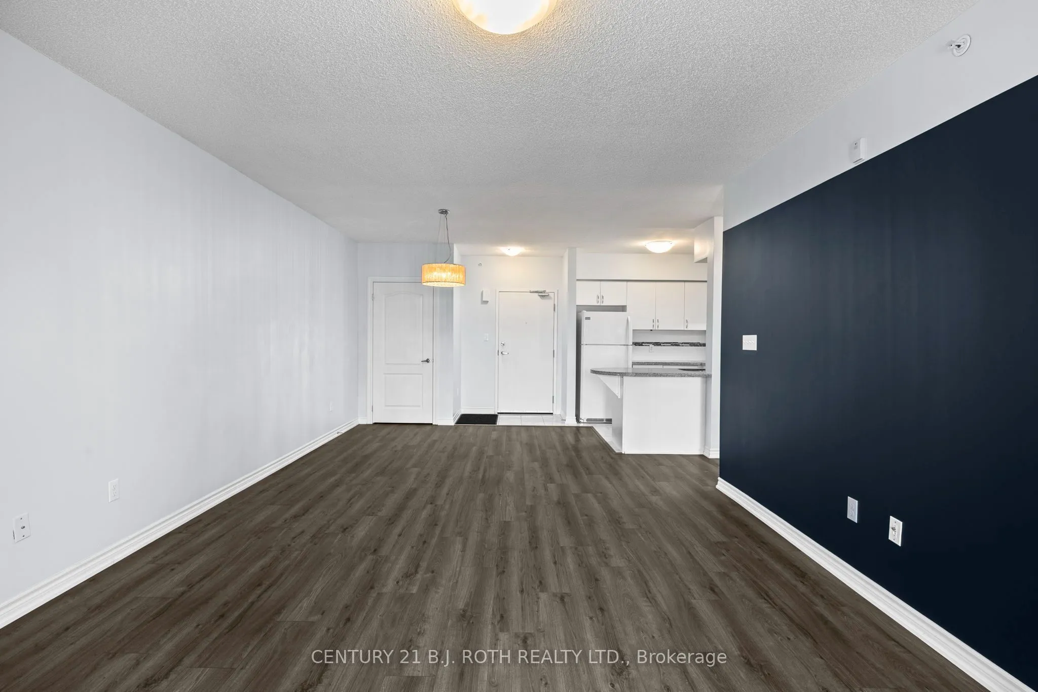 41 Ferndale Drive S #303