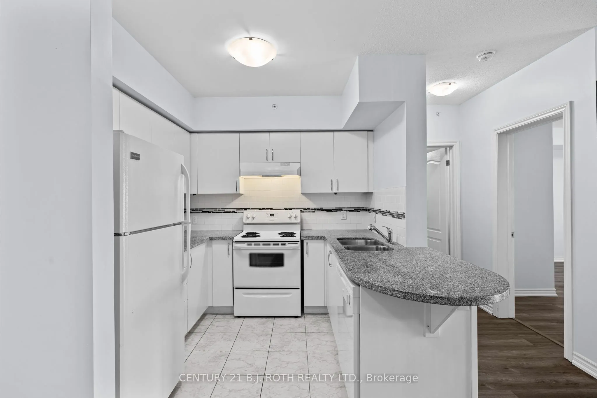 41 Ferndale Drive S #303