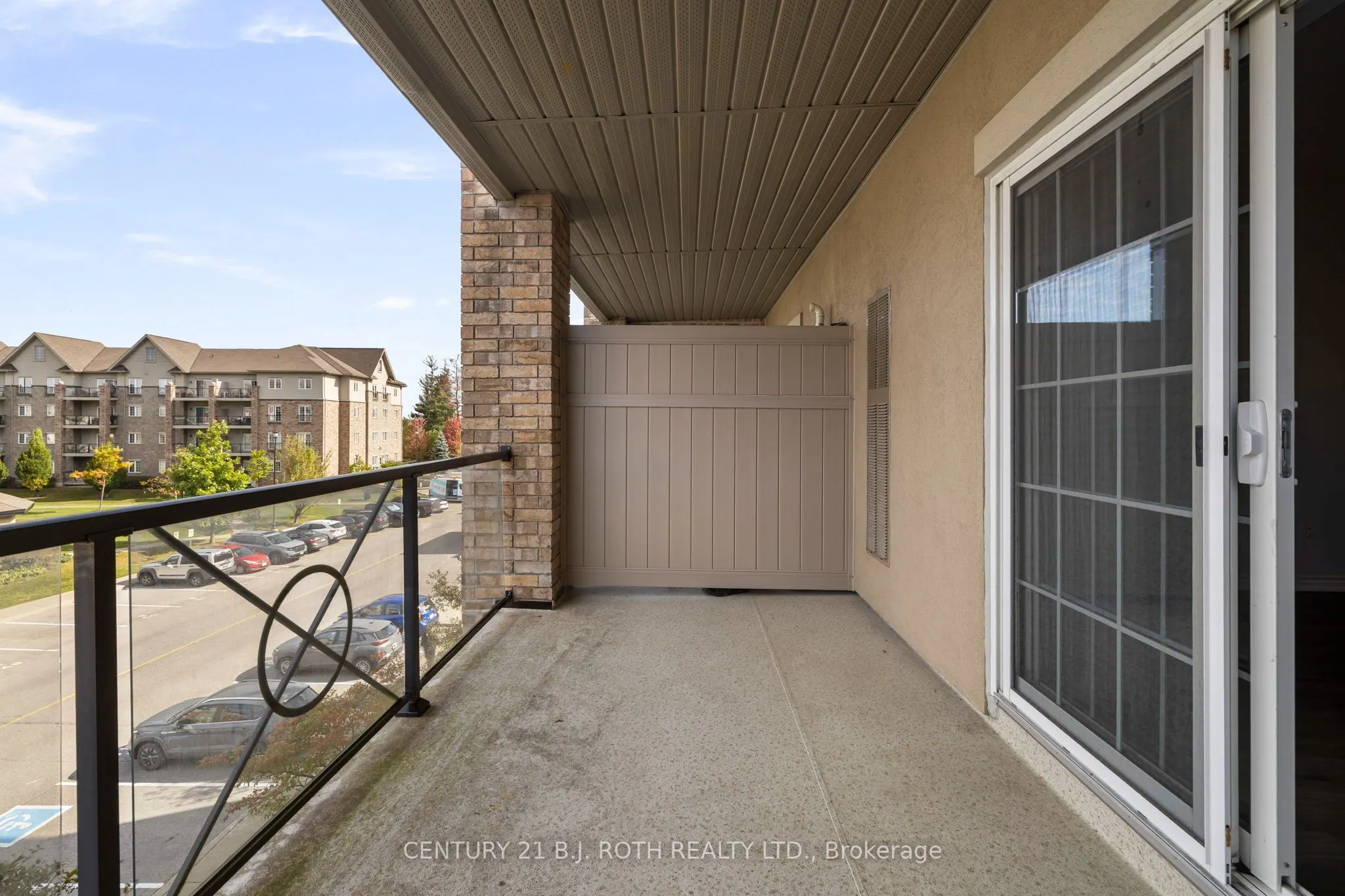 41 Ferndale Drive S #303