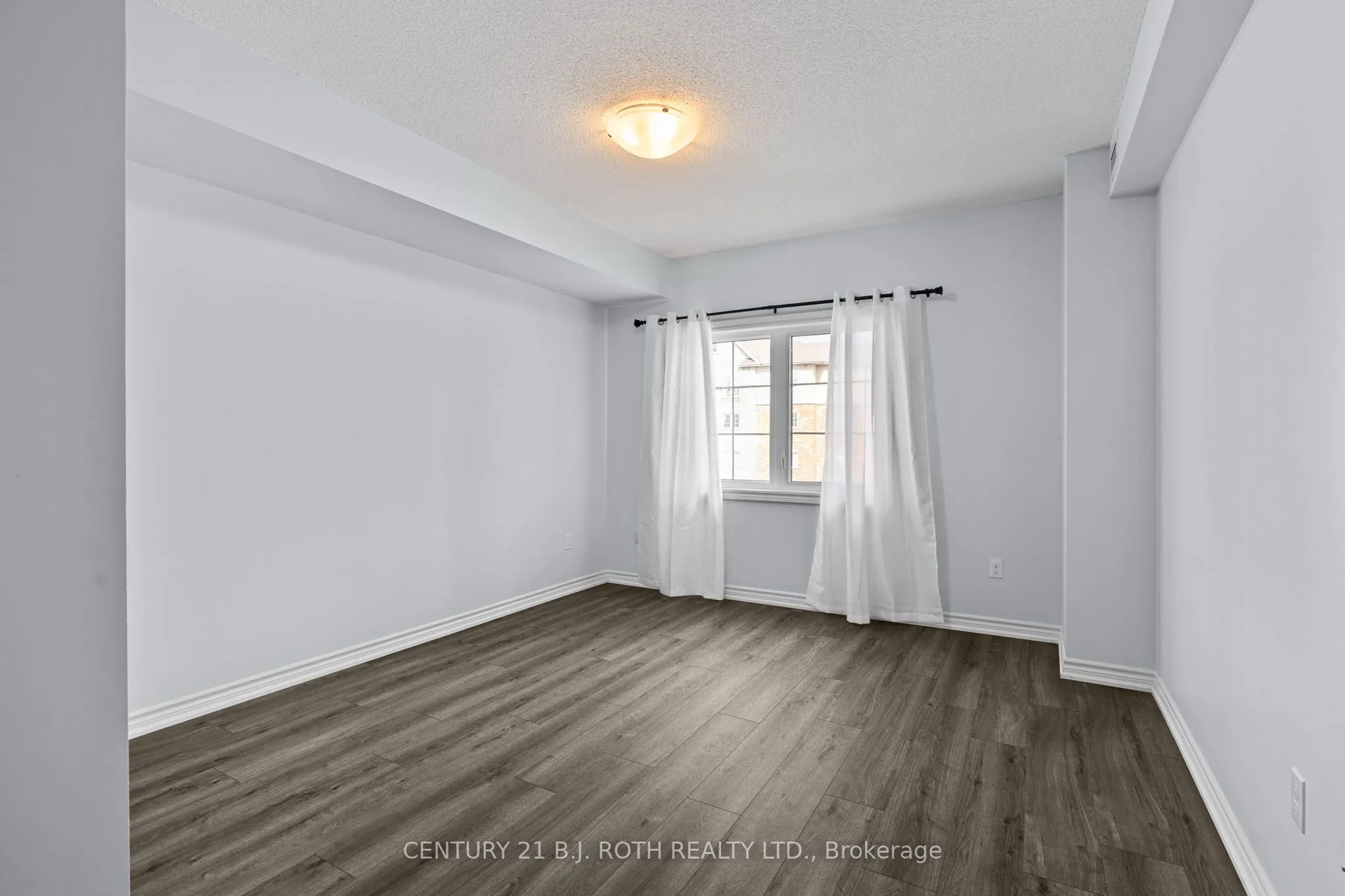 41 Ferndale Drive S #303